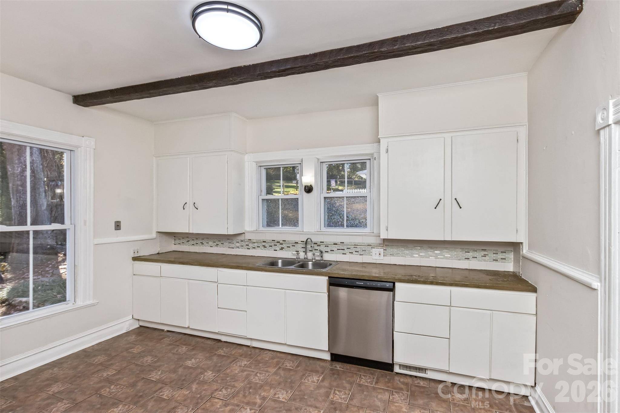 195 Terrace DR, Canton, NC 28716
