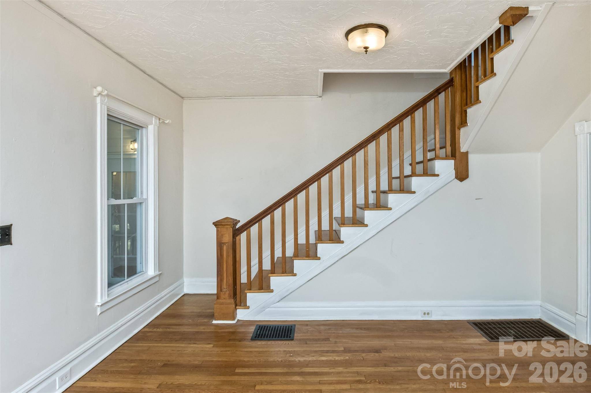 195 Terrace DR, Canton, NC 28716