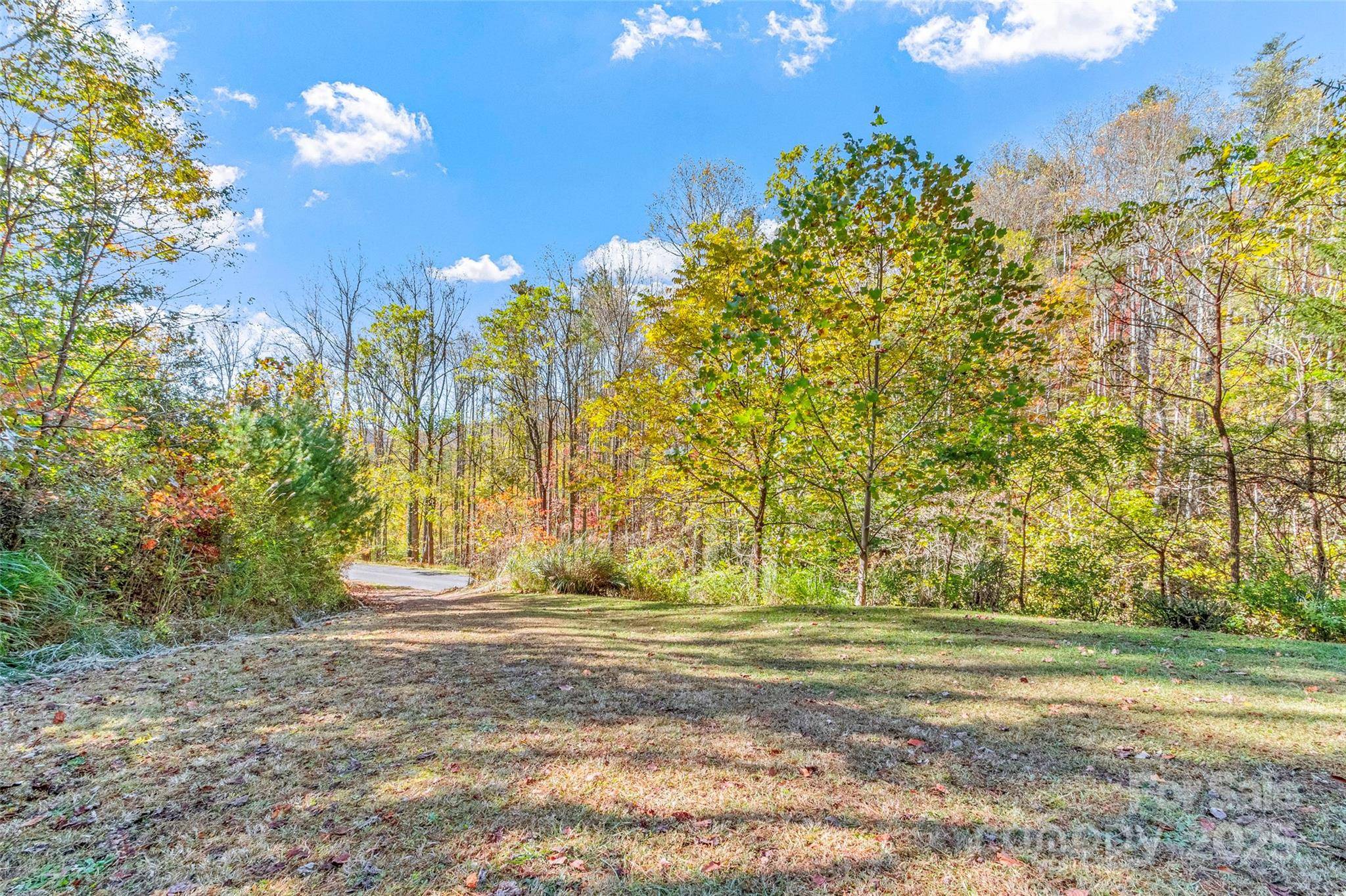 96 Thompson RD, Spruce Pine, NC 28777