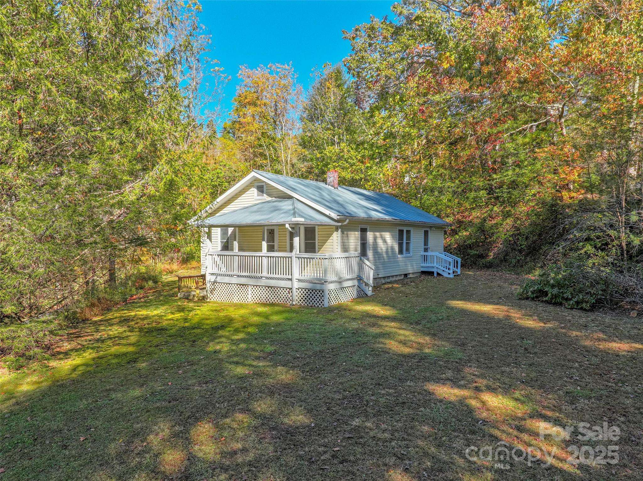 96 Thompson RD, Spruce Pine, NC 28777