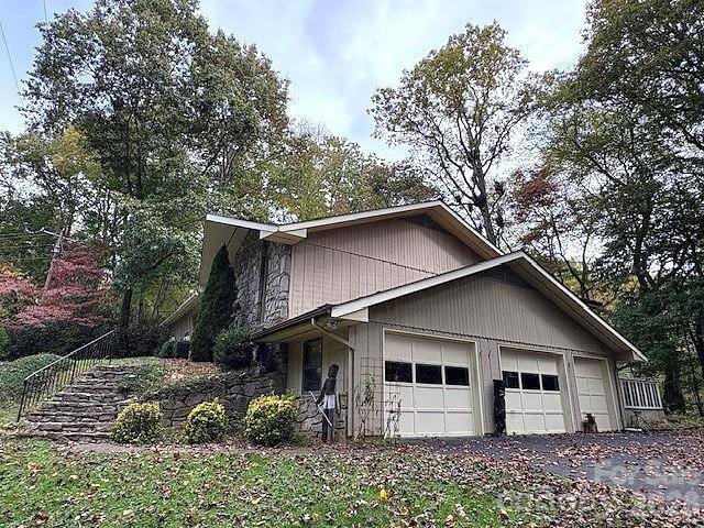30 Brier LN, Maggie Valley, NC 28751