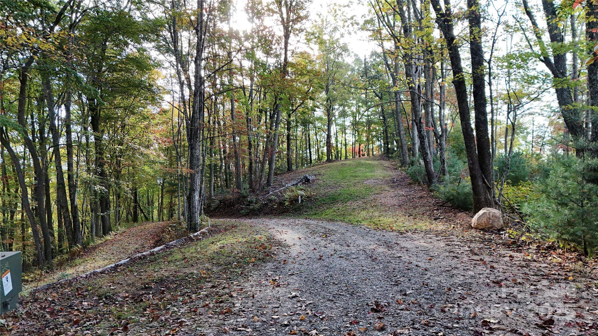 2 Roberts Mountain RD #2, Clyde, NC 28721