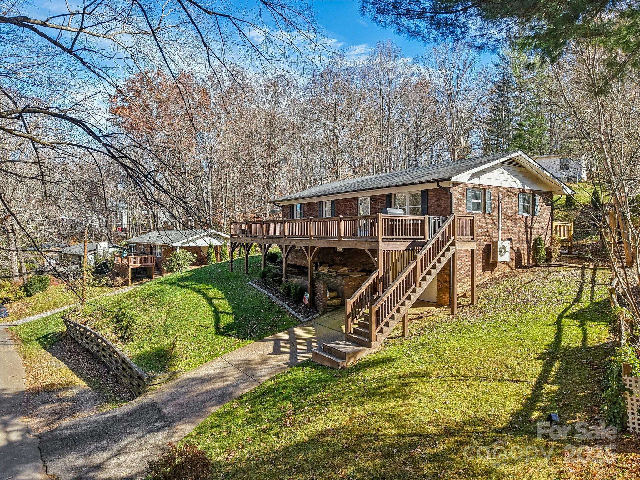 199 Davis Cove RD, Waynesville, NC 28786