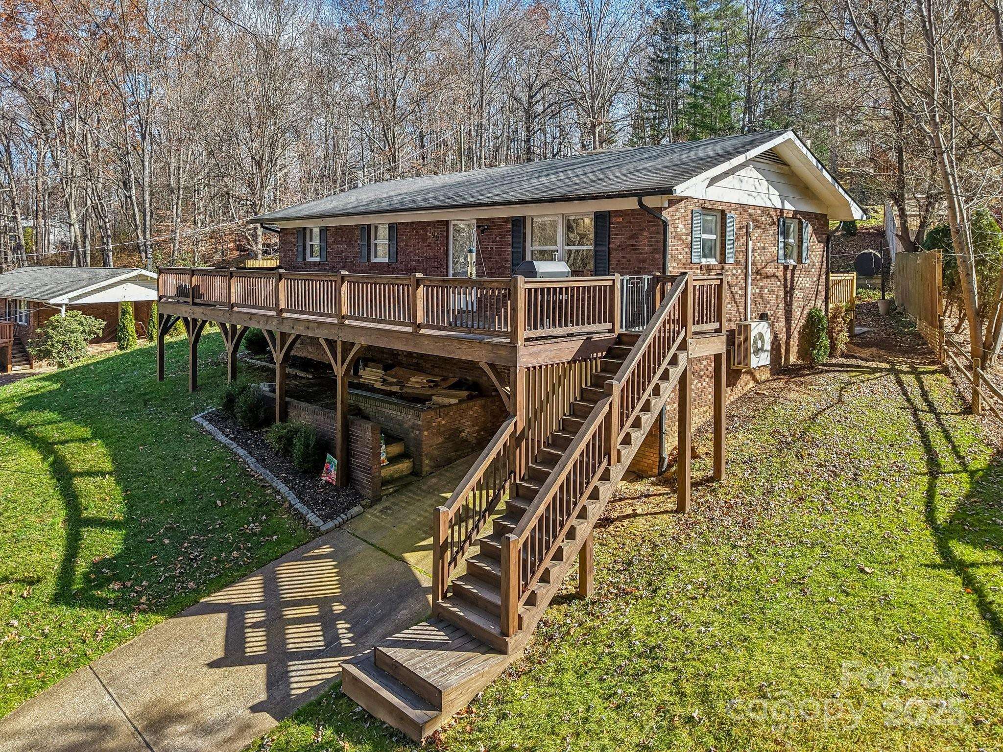 199 Davis Cove RD, Waynesville, NC 28786