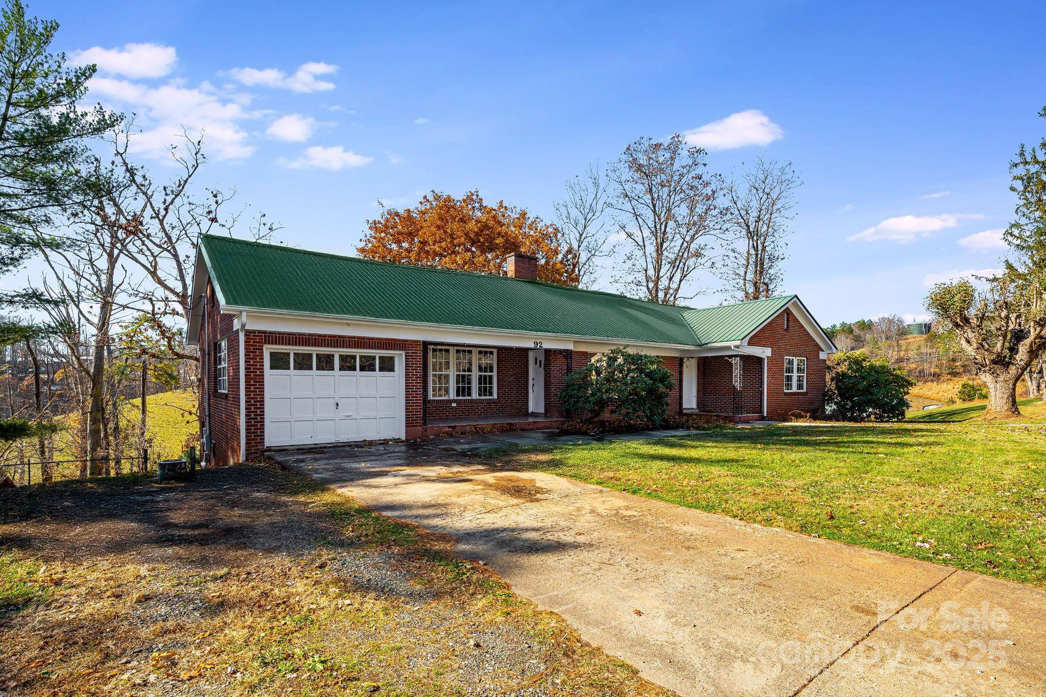 92 Parkway View RD, Mars Hill, NC 28754