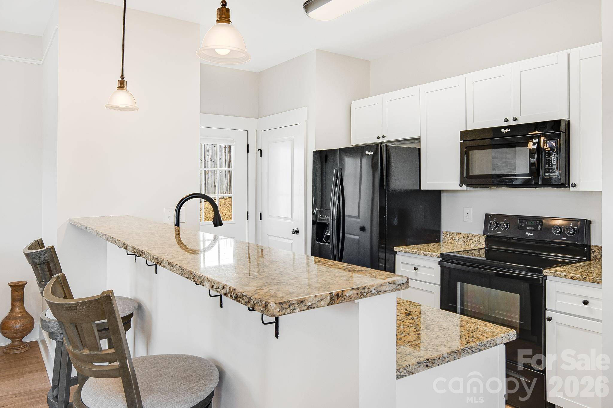 11 Byrdcliffe LN, Asheville, NC 28805