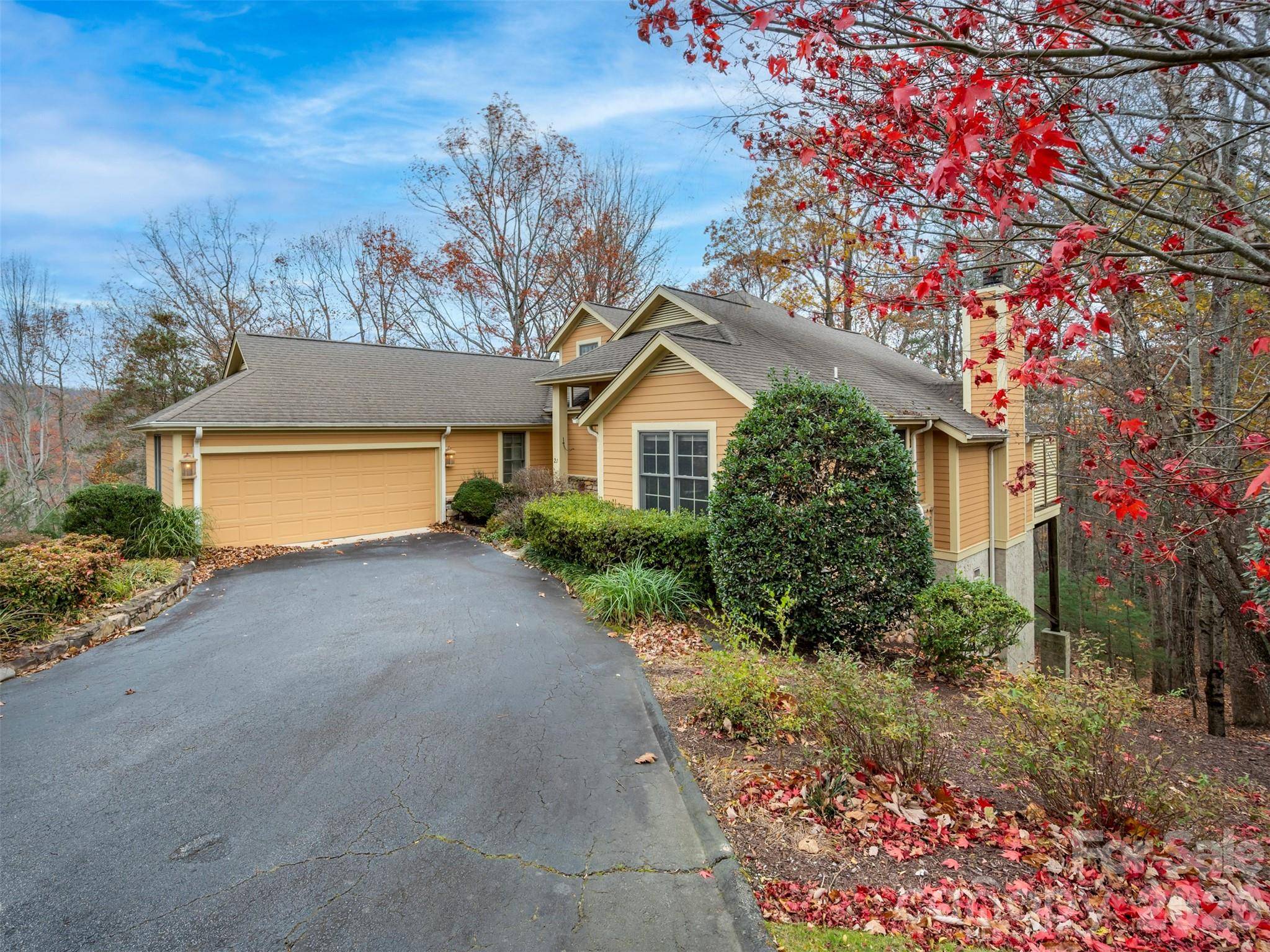 21 Wild Flower HOLW, Hendersonville, NC 28739