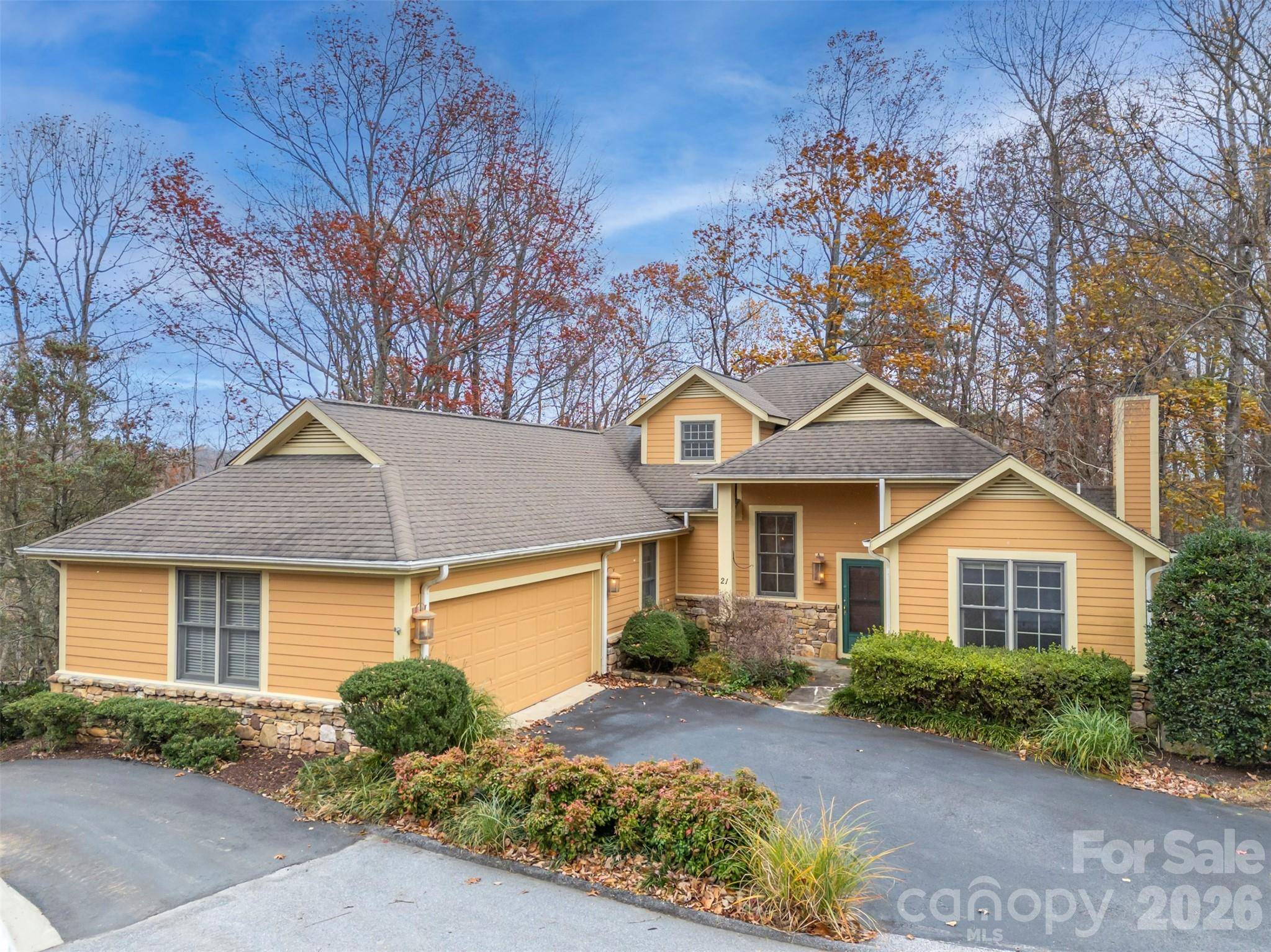 21 Wild Flower HOLW, Hendersonville, NC 28739