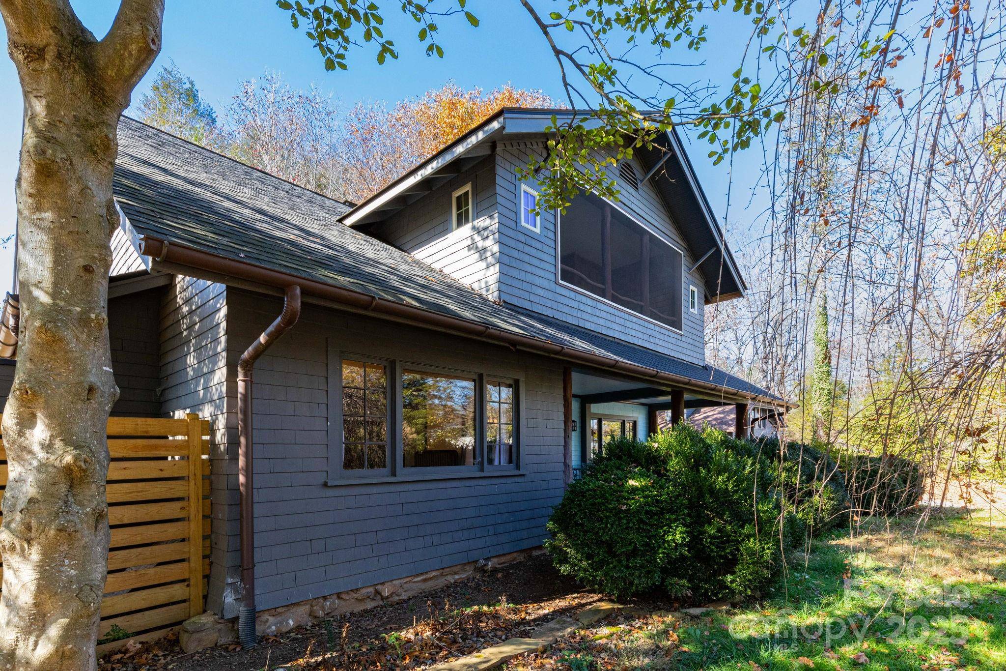302 Iron Ridge LOOP, Asheville, NC 28806