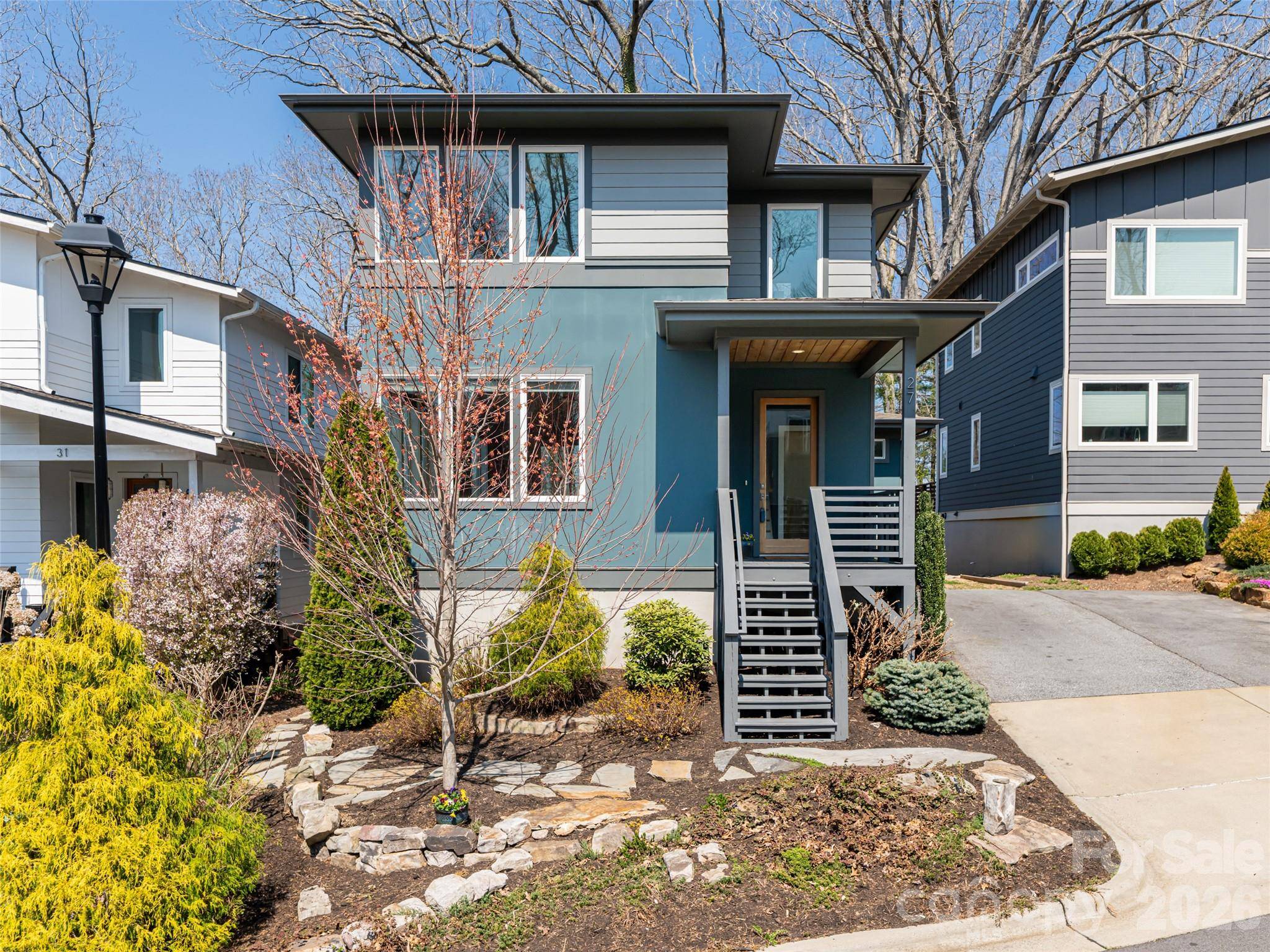 27 Mauricet LN, Asheville, NC 28806