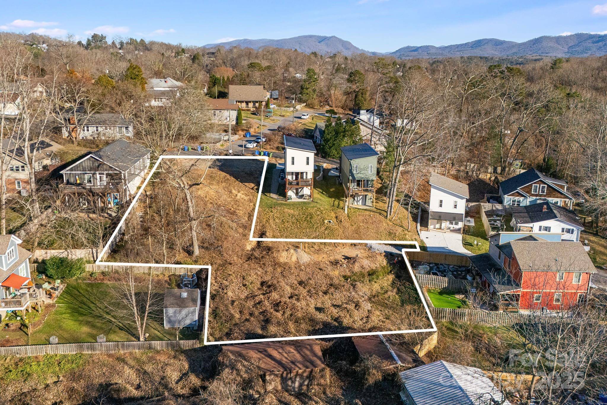 101 Arline Henry WAY, Asheville, NC 28806