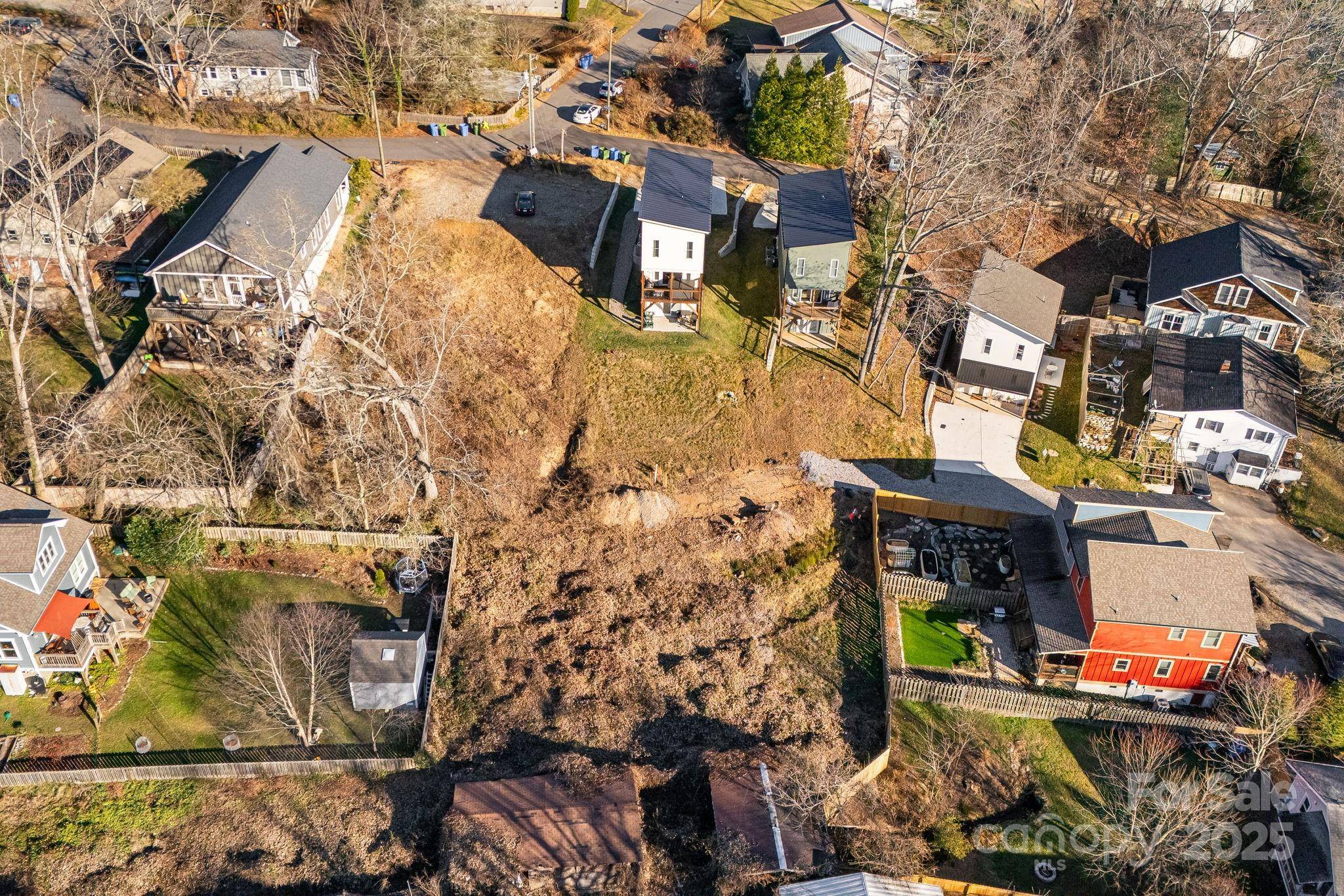 101 Arline Henry WAY, Asheville, NC 28806