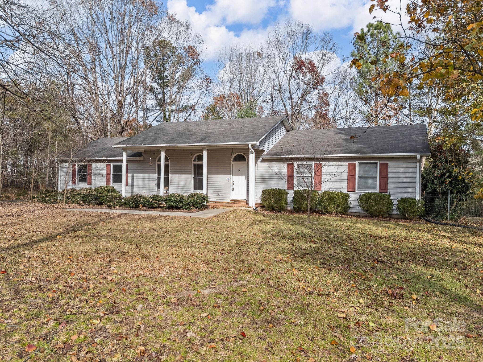 383 Woody CIR, Tryon, NC 28782