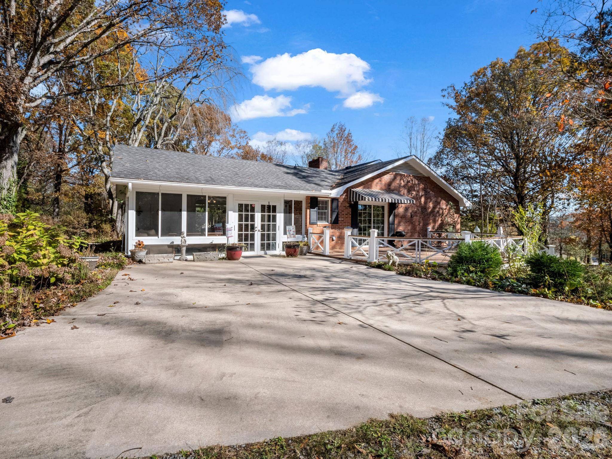 1867 Fruitland RD, Hendersonville, NC 28792