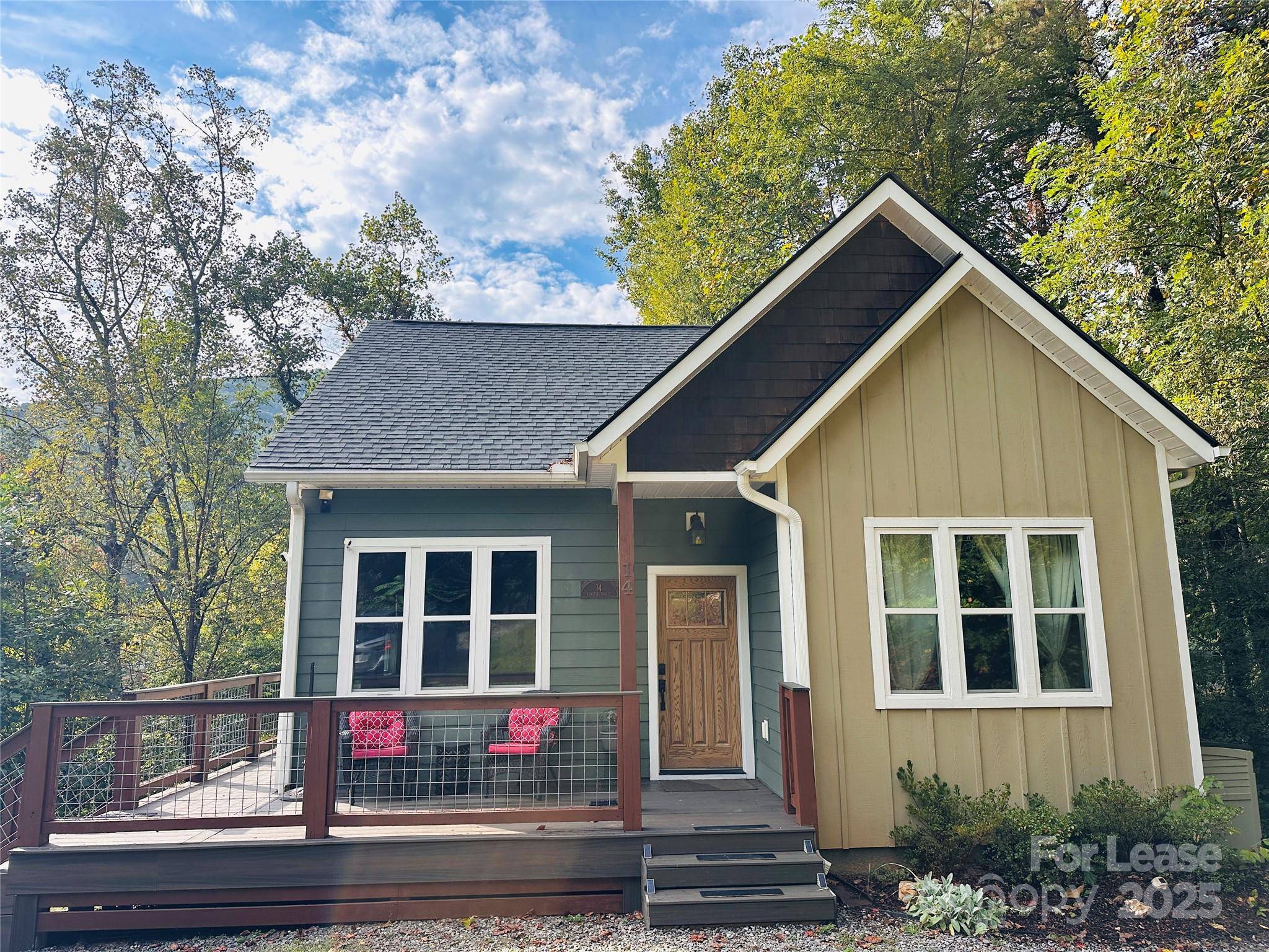 14 Constitution CT, Asheville, NC 28805