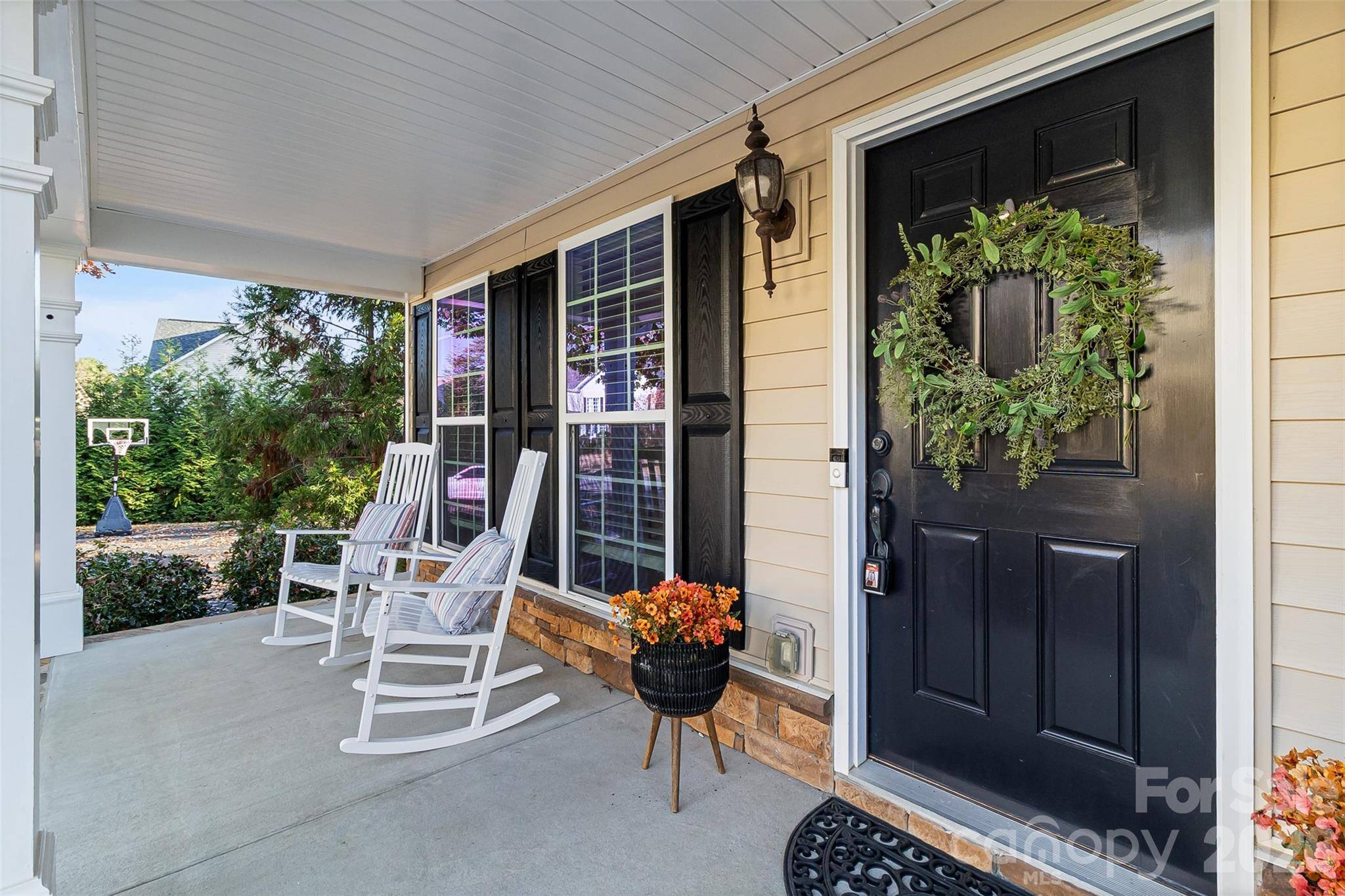 447 Leaf Arbor CT, Lake Wylie, SC 29710