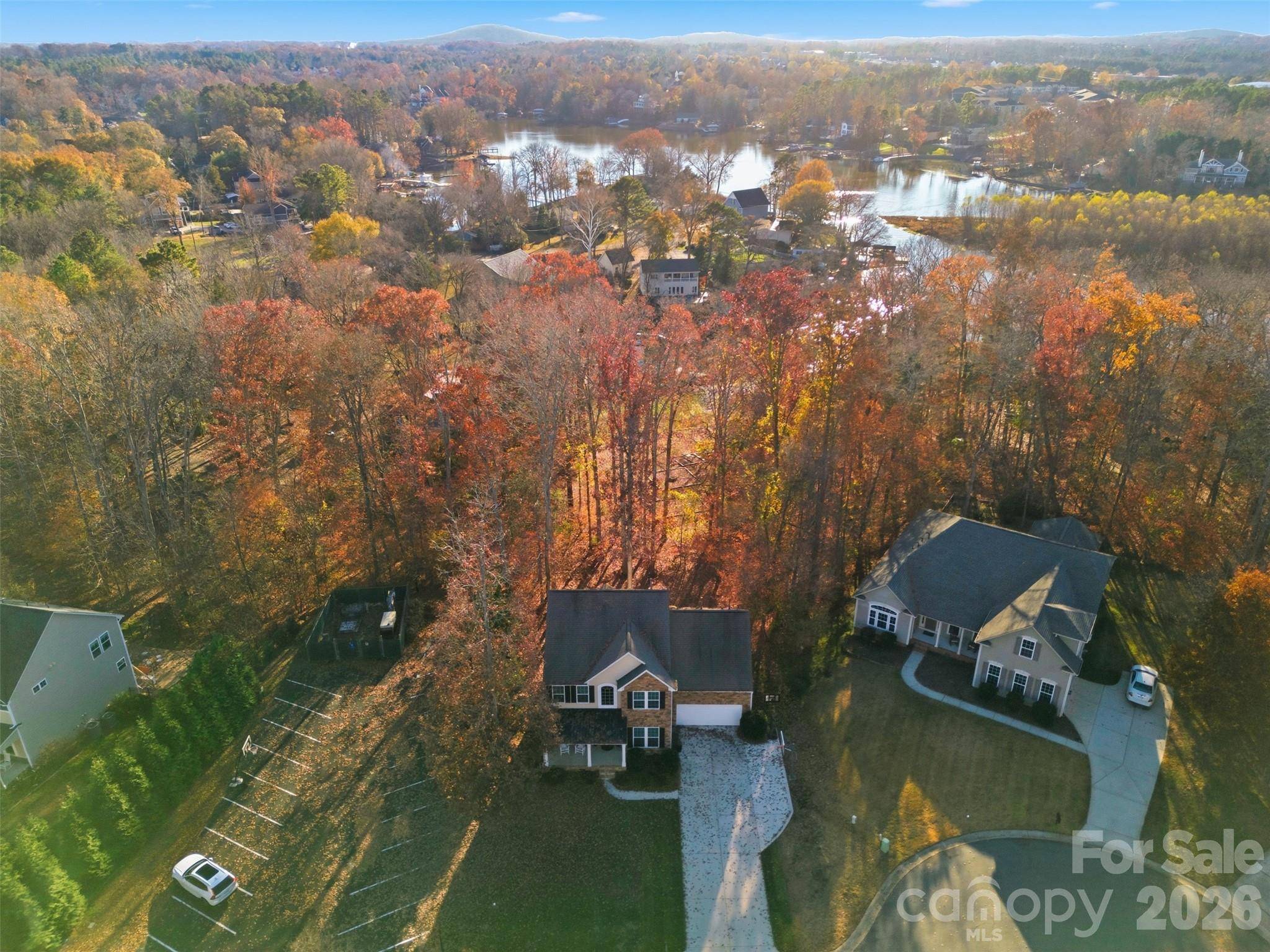 447 Leaf Arbor CT, Lake Wylie, SC 29710