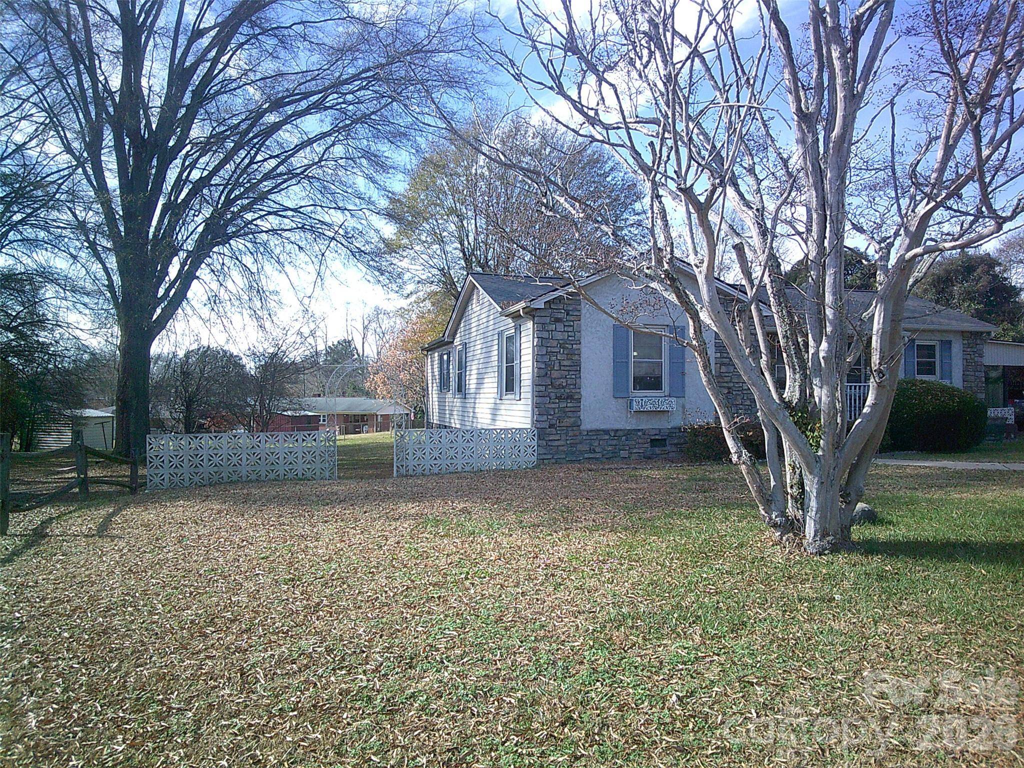 1303 W Dixon BLVD, Shelby, NC 28152