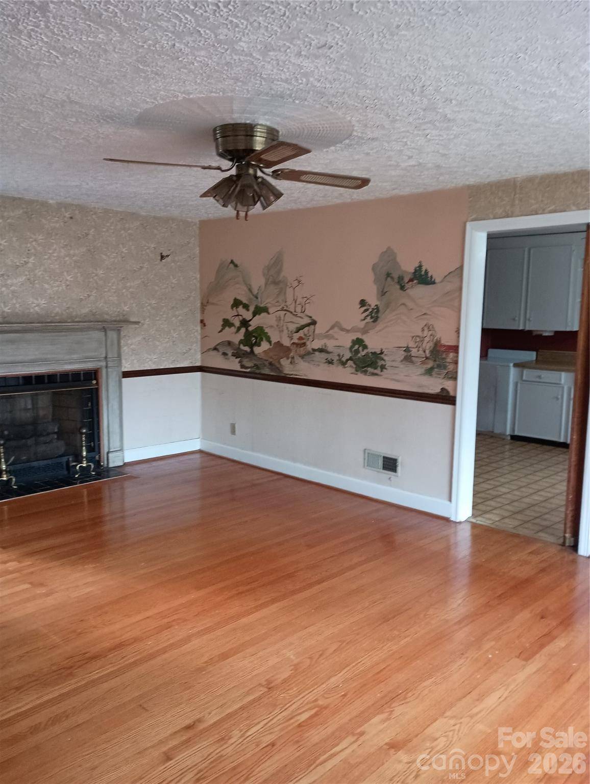 1303 W Dixon BLVD, Shelby, NC 28152