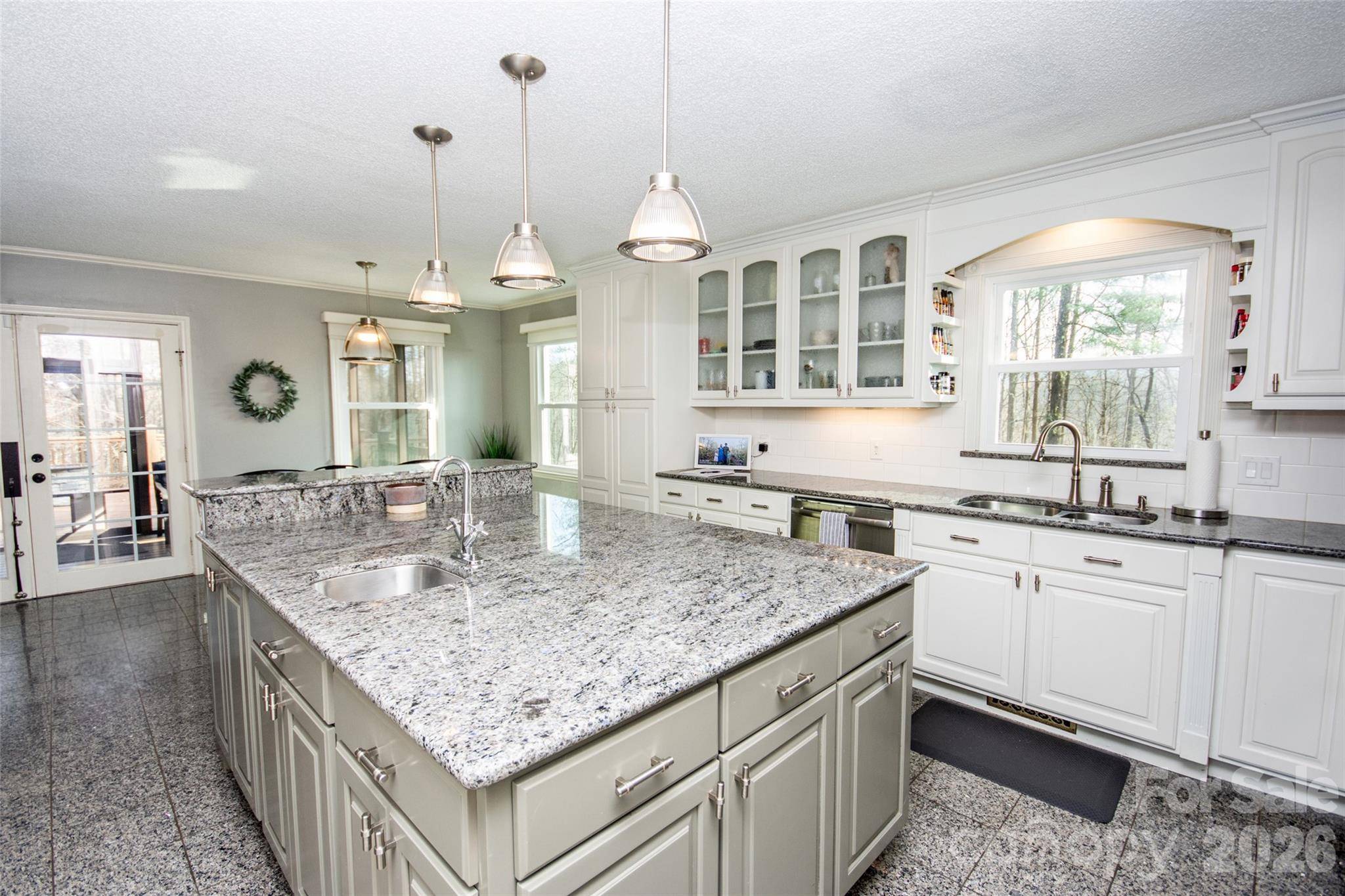 2193 Hawthorne LN, Wilkesboro, NC 28697