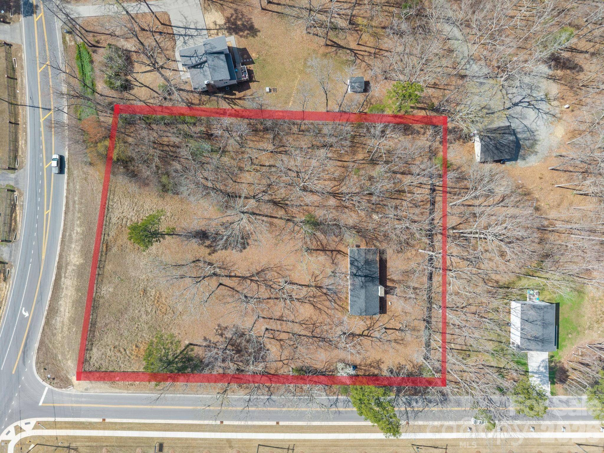 9121 Hutchinson LN, Charlotte, NC 28216