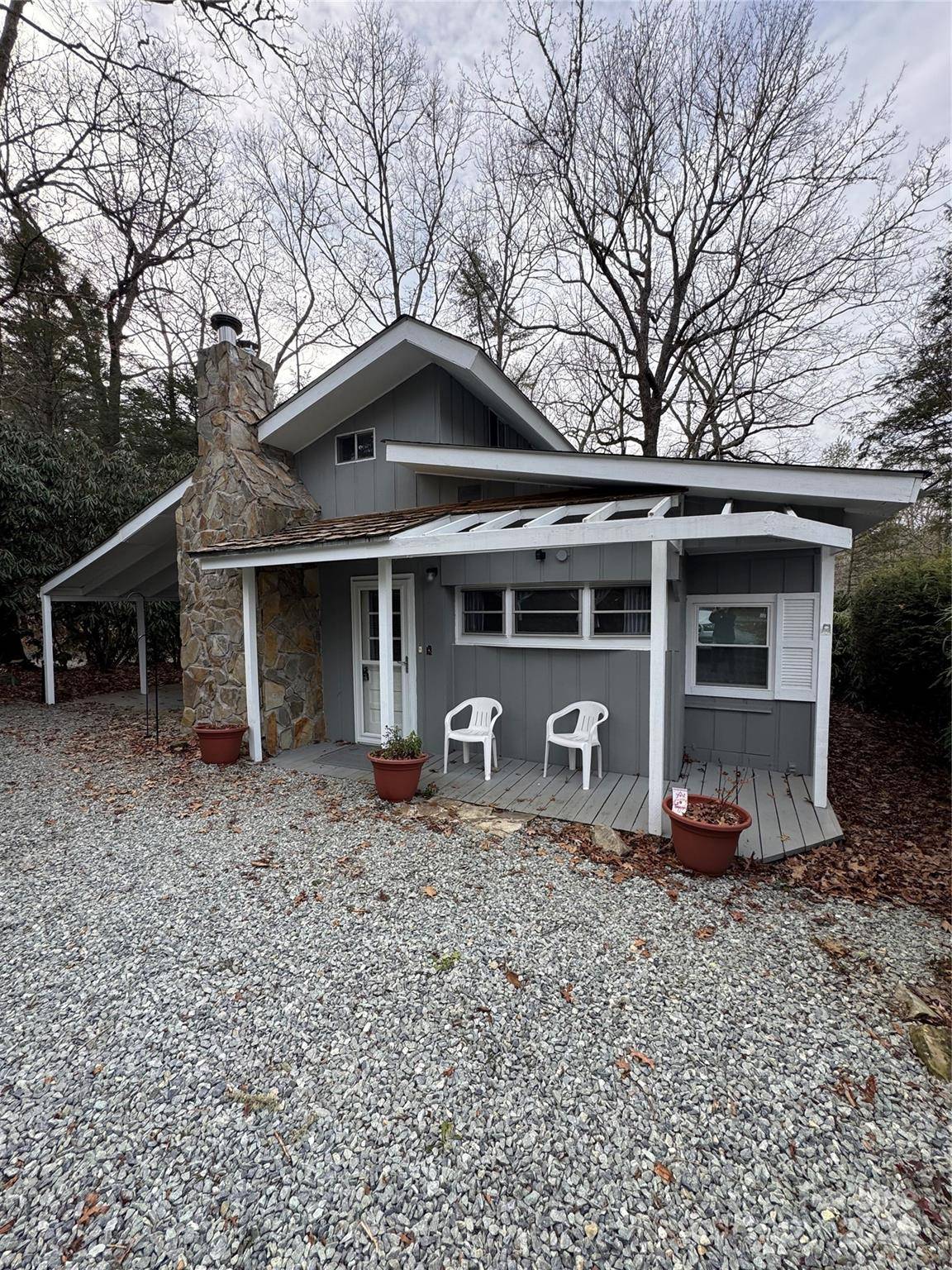 103 Teaberry LN, Newland, NC 28657