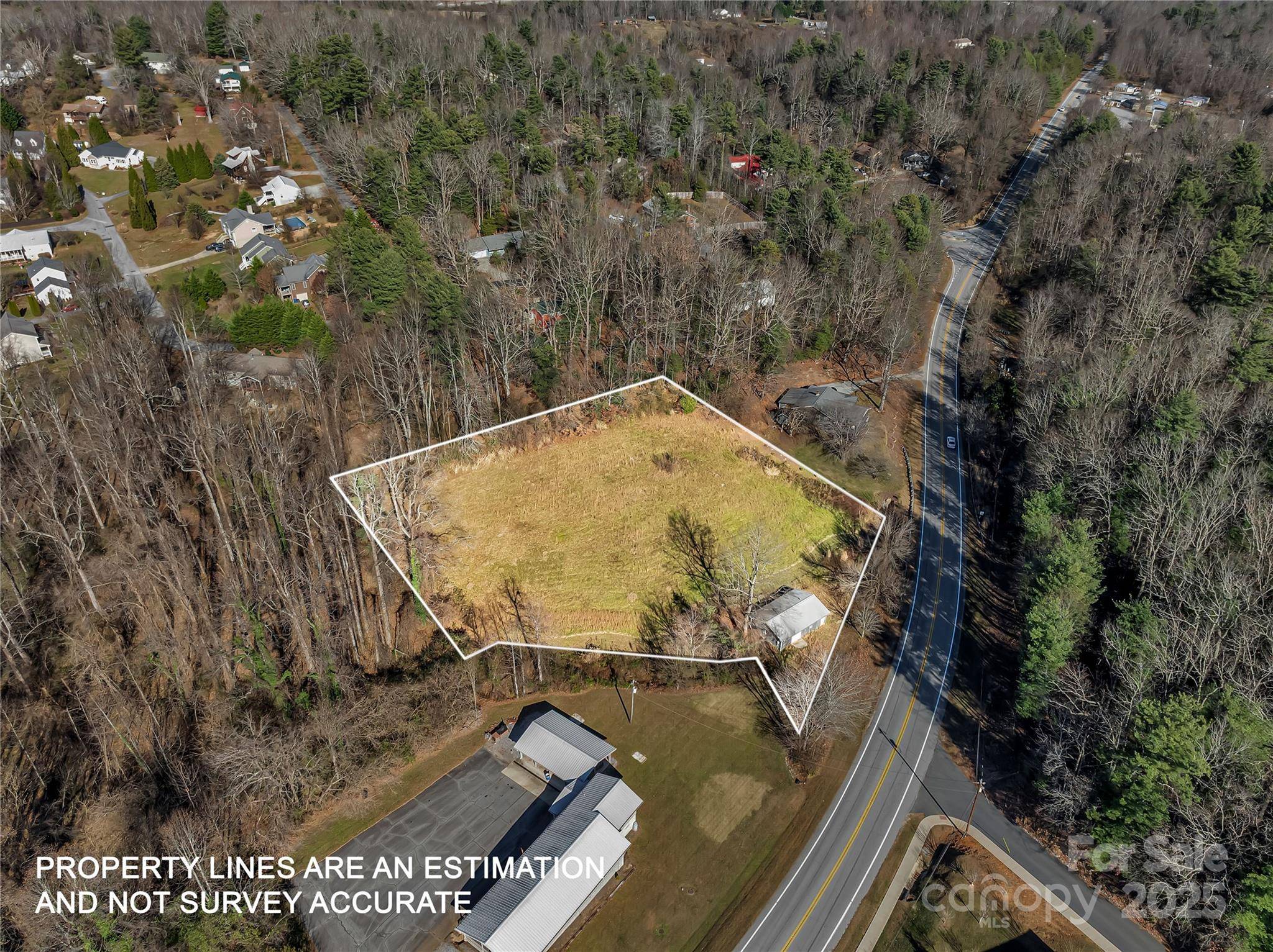 283 Ozone DR, Saluda, NC 28773