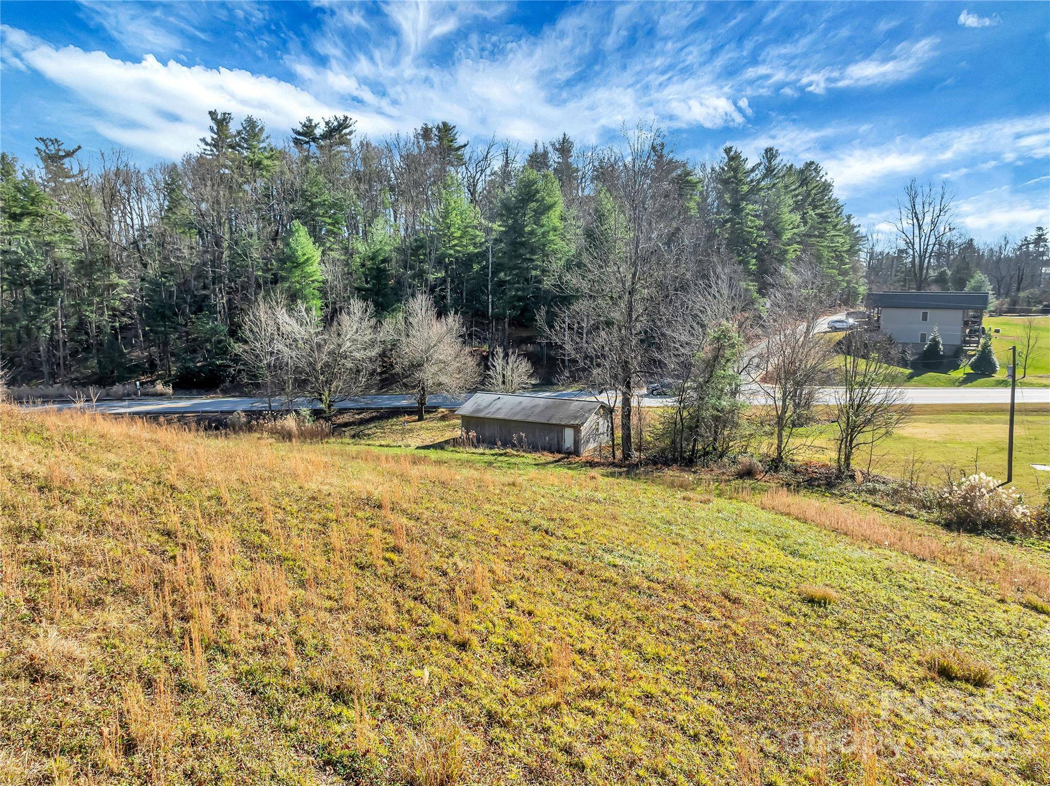 283 Ozone DR, Saluda, NC 28773