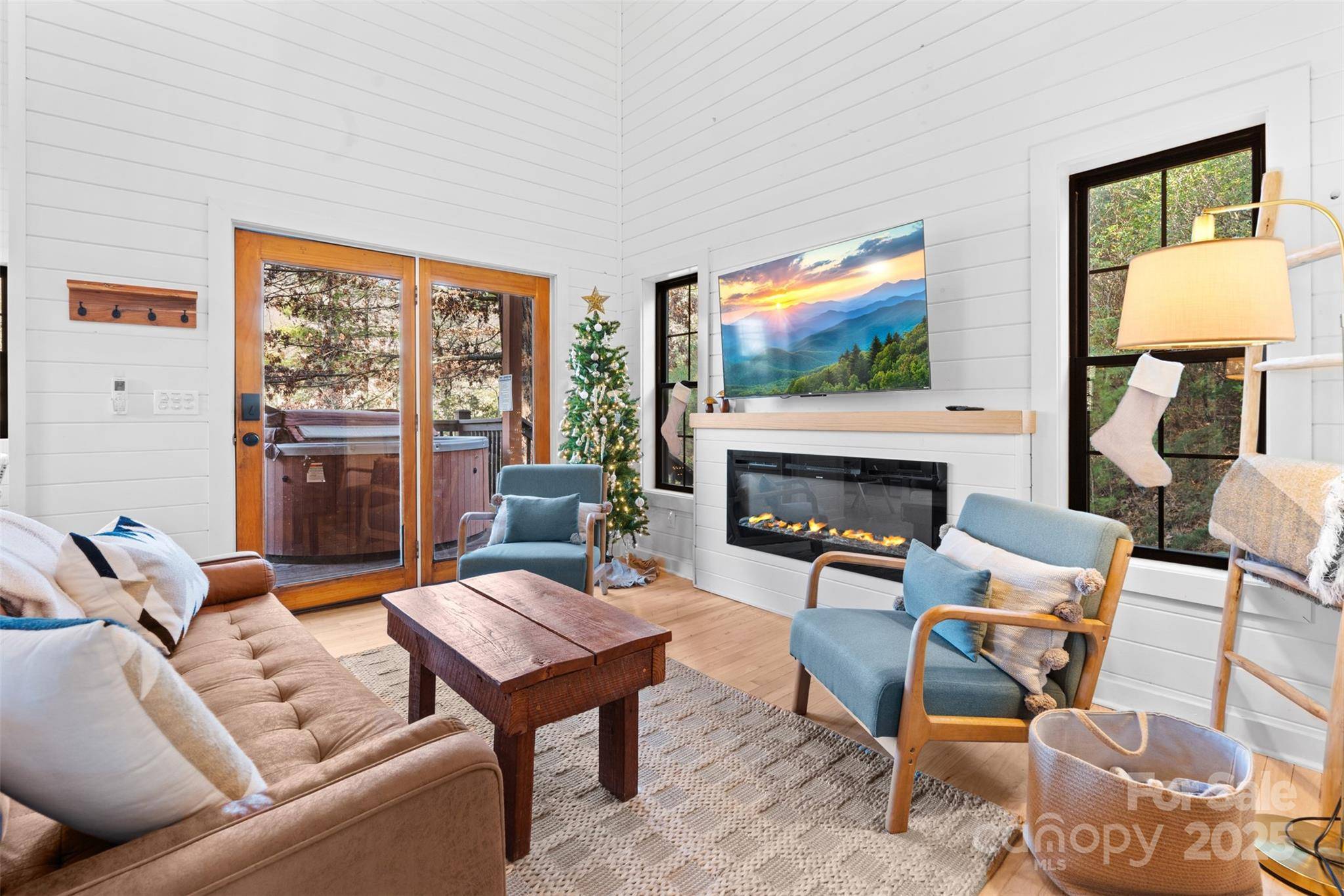 68 Bear Den Mountain View DR, Spruce Pine, NC 28777
