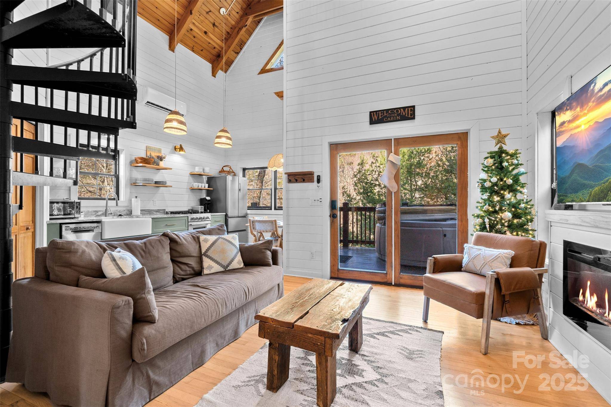 100 Bear Den Mountain View DR, Spruce Pine, NC 28777
