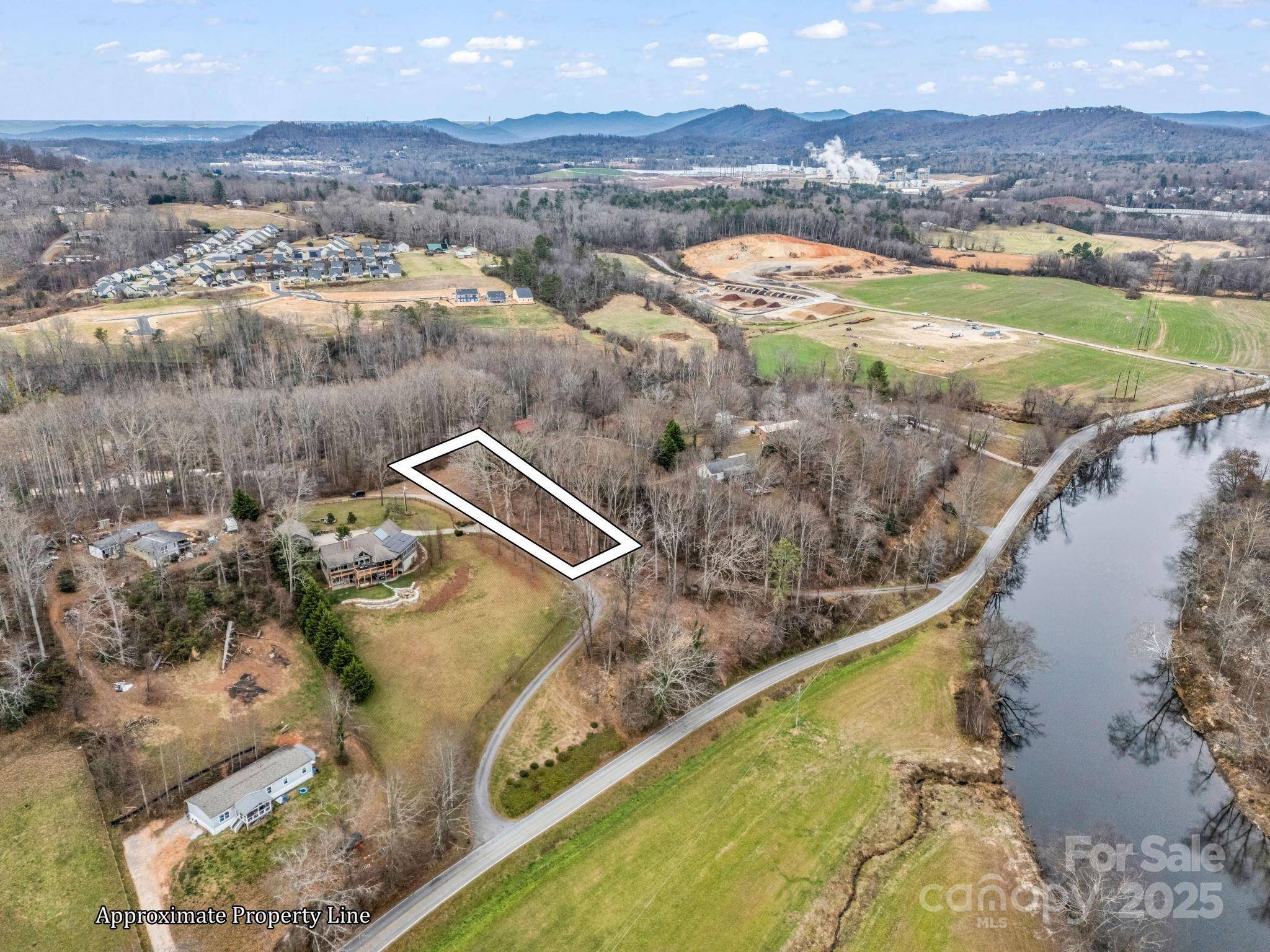 660 Glenn Bridge RD, Arden, NC 28704