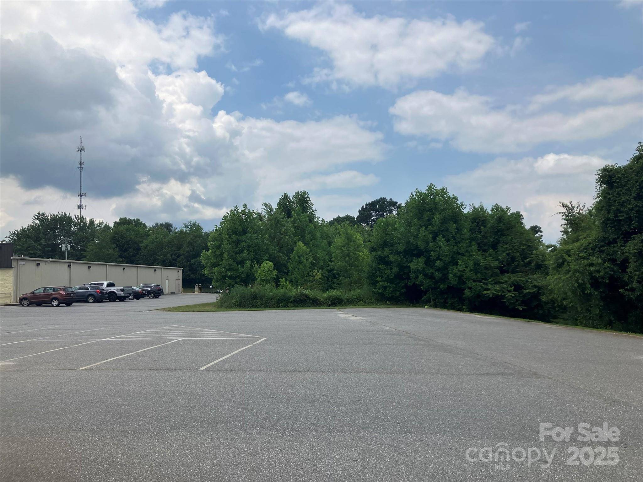 1320 Burkemont AVE, Morganton, NC 28655