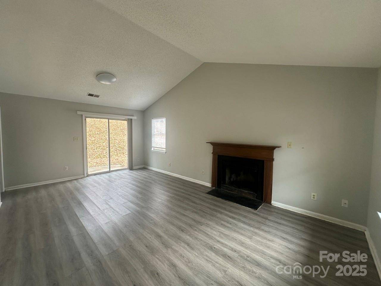 2000 Teddington DR, Charlotte, NC 28214