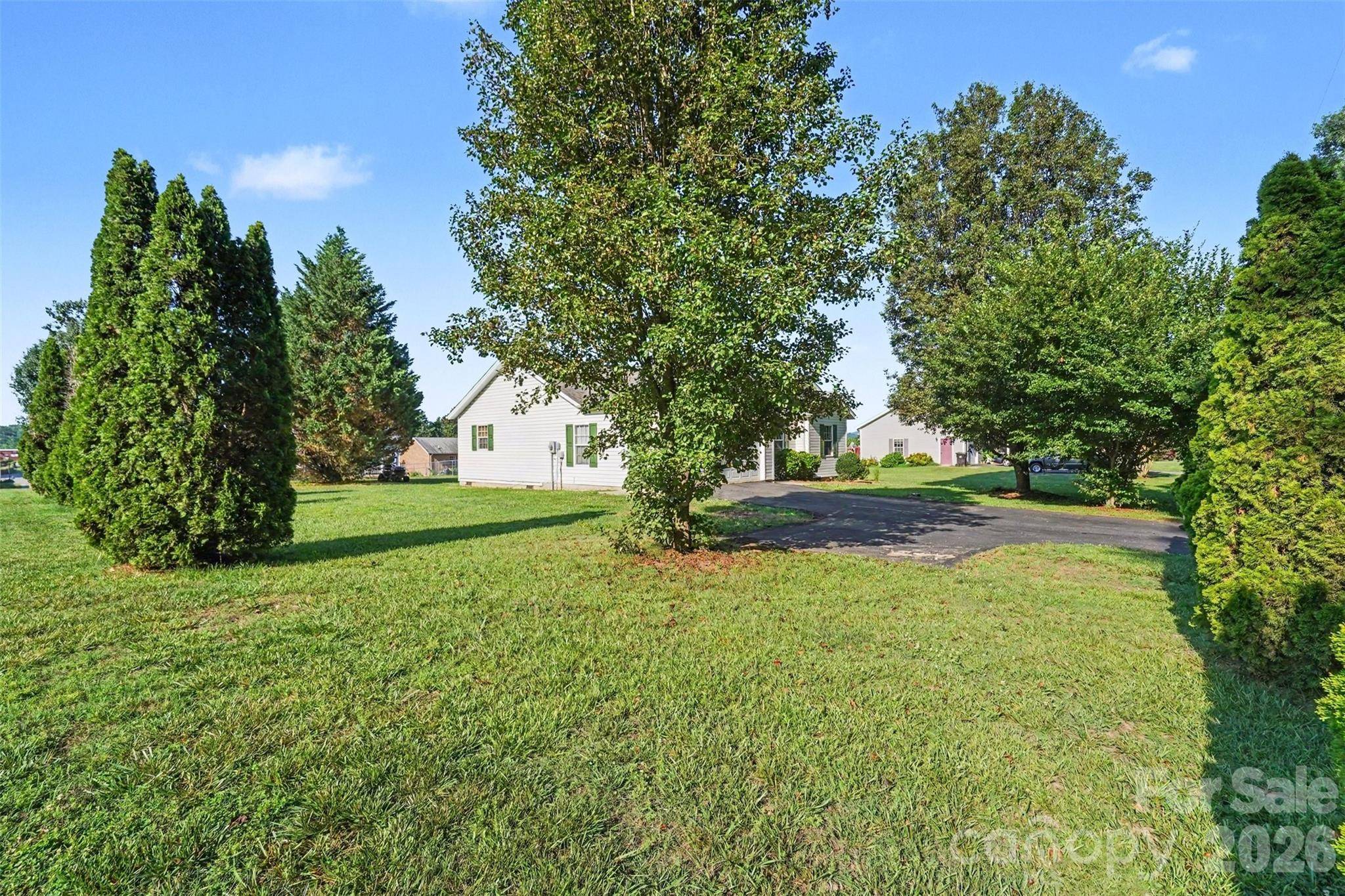 105 3rd AVE NW, Hildebran, NC 28637