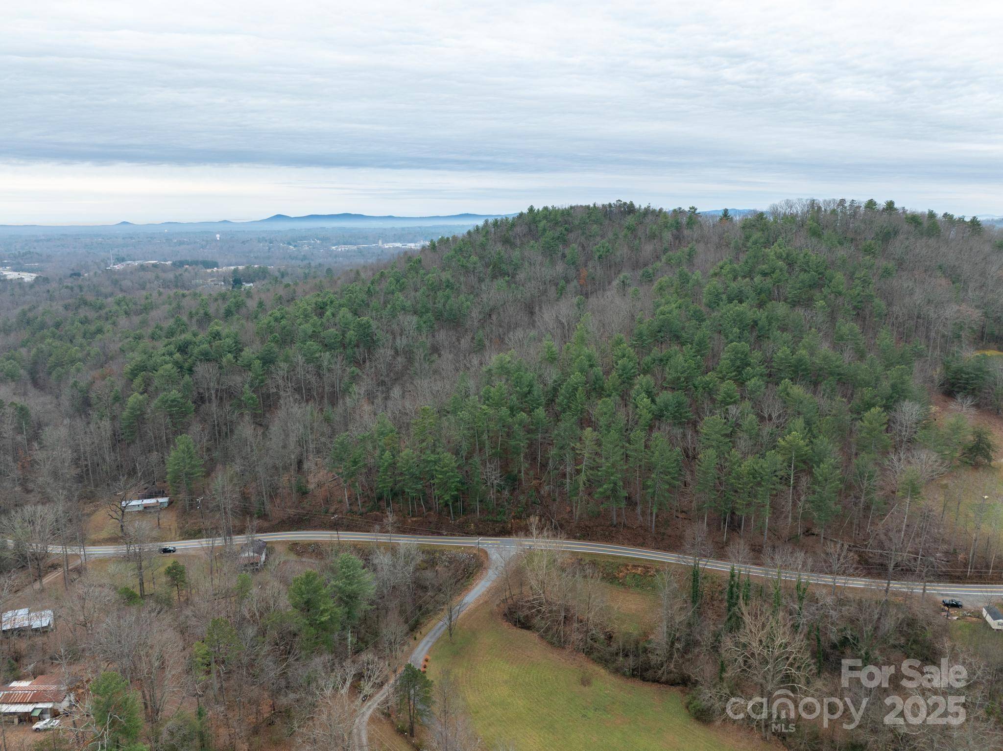 1864 Starcross RD, Lenoir, NC 28645