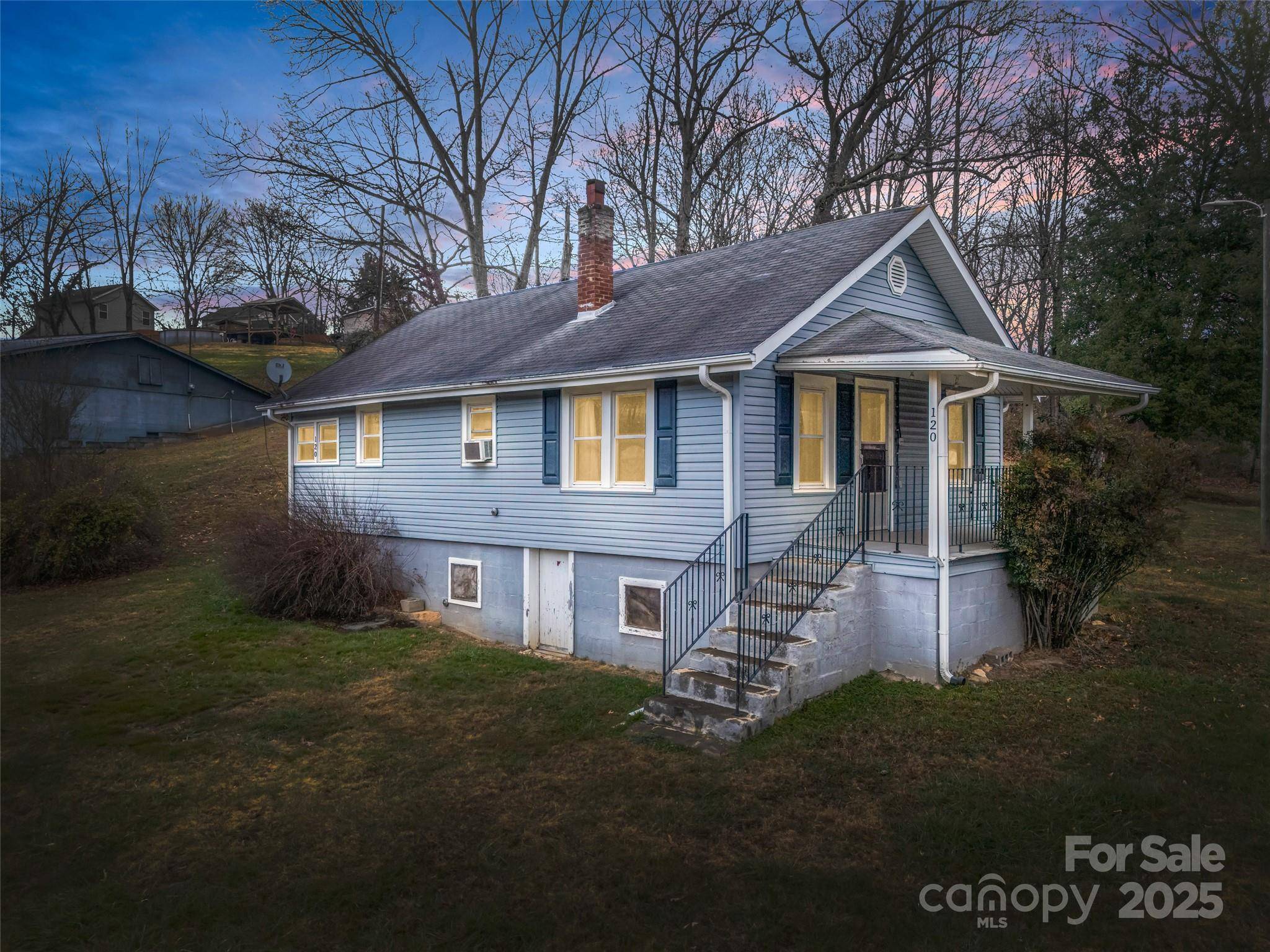 120 Maple Ridge RD, Candler, NC 28715