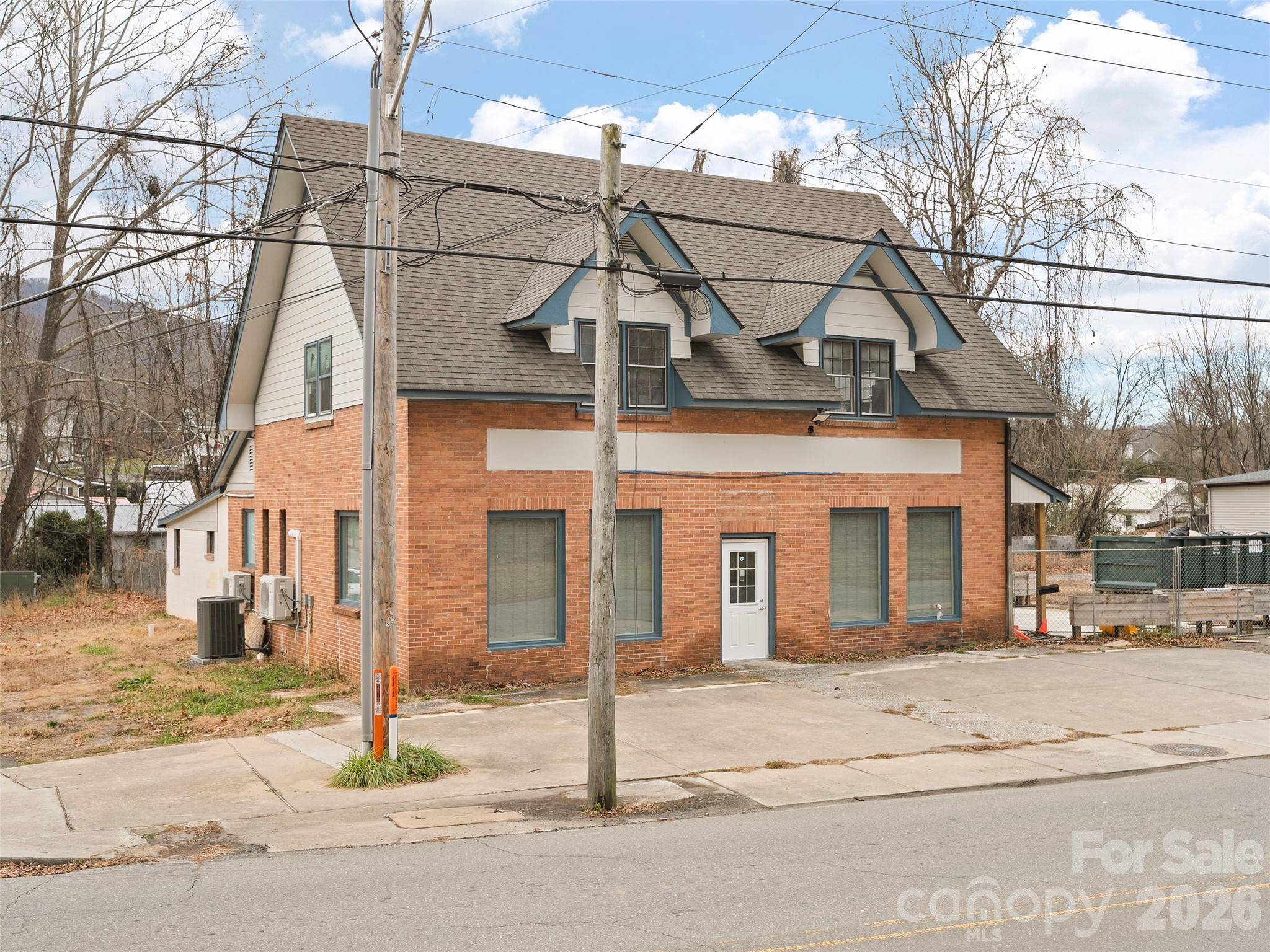 595 N Main ST, Waynesville, NC 28786