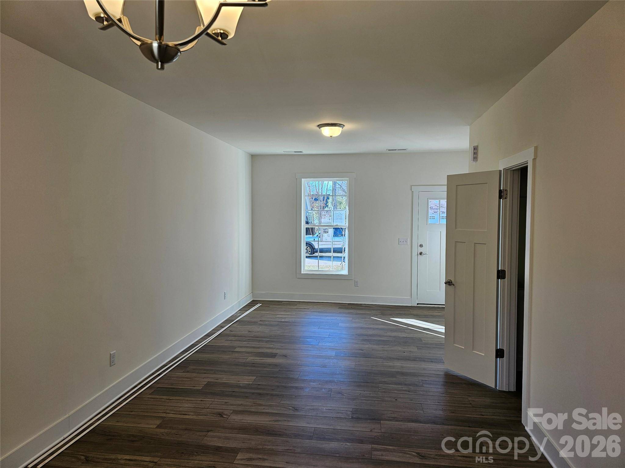 109 Crew LN, Black Mountain, NC 28711