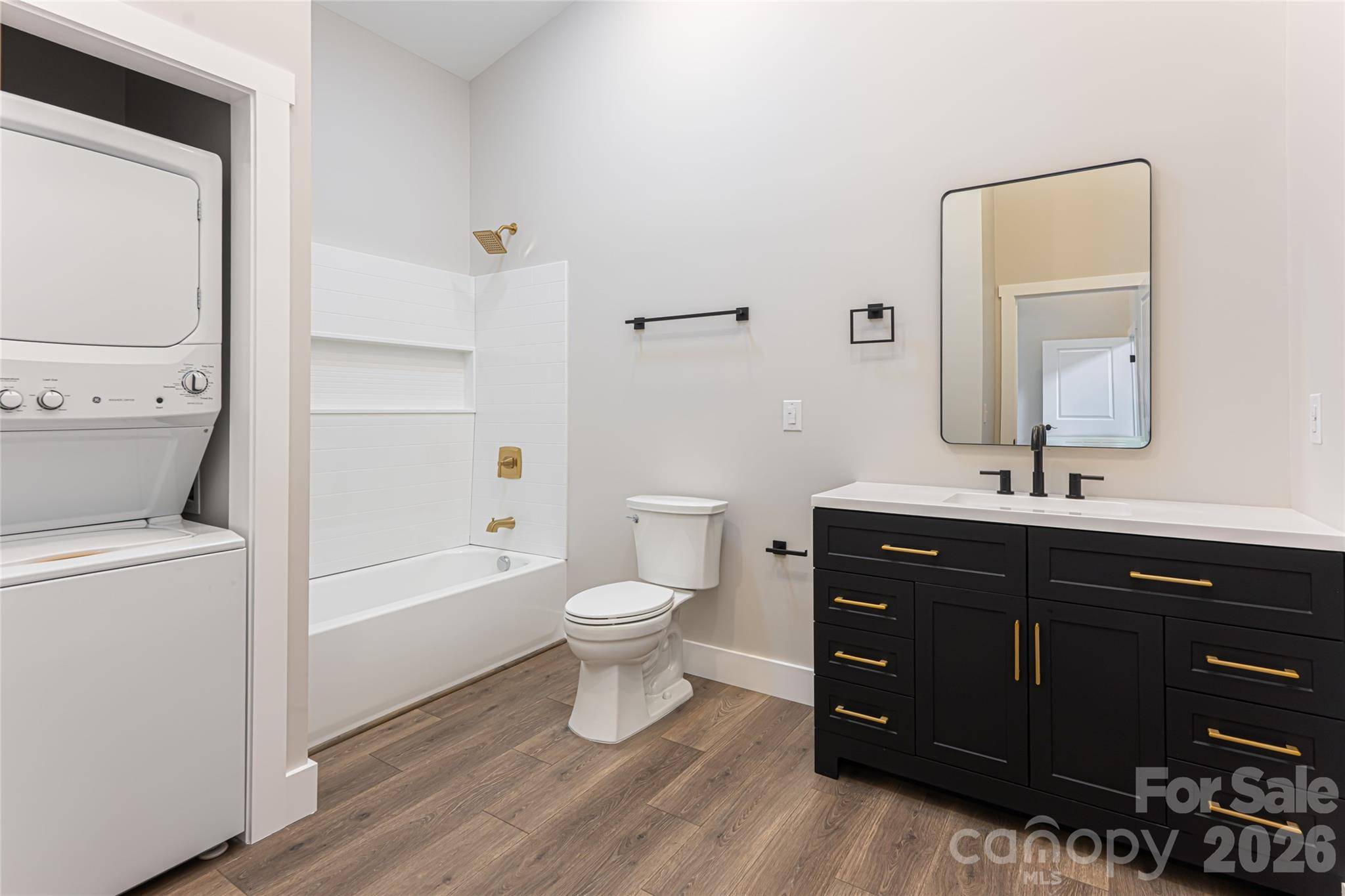 153 Hackleburg LN, Hendersonville, NC 28792