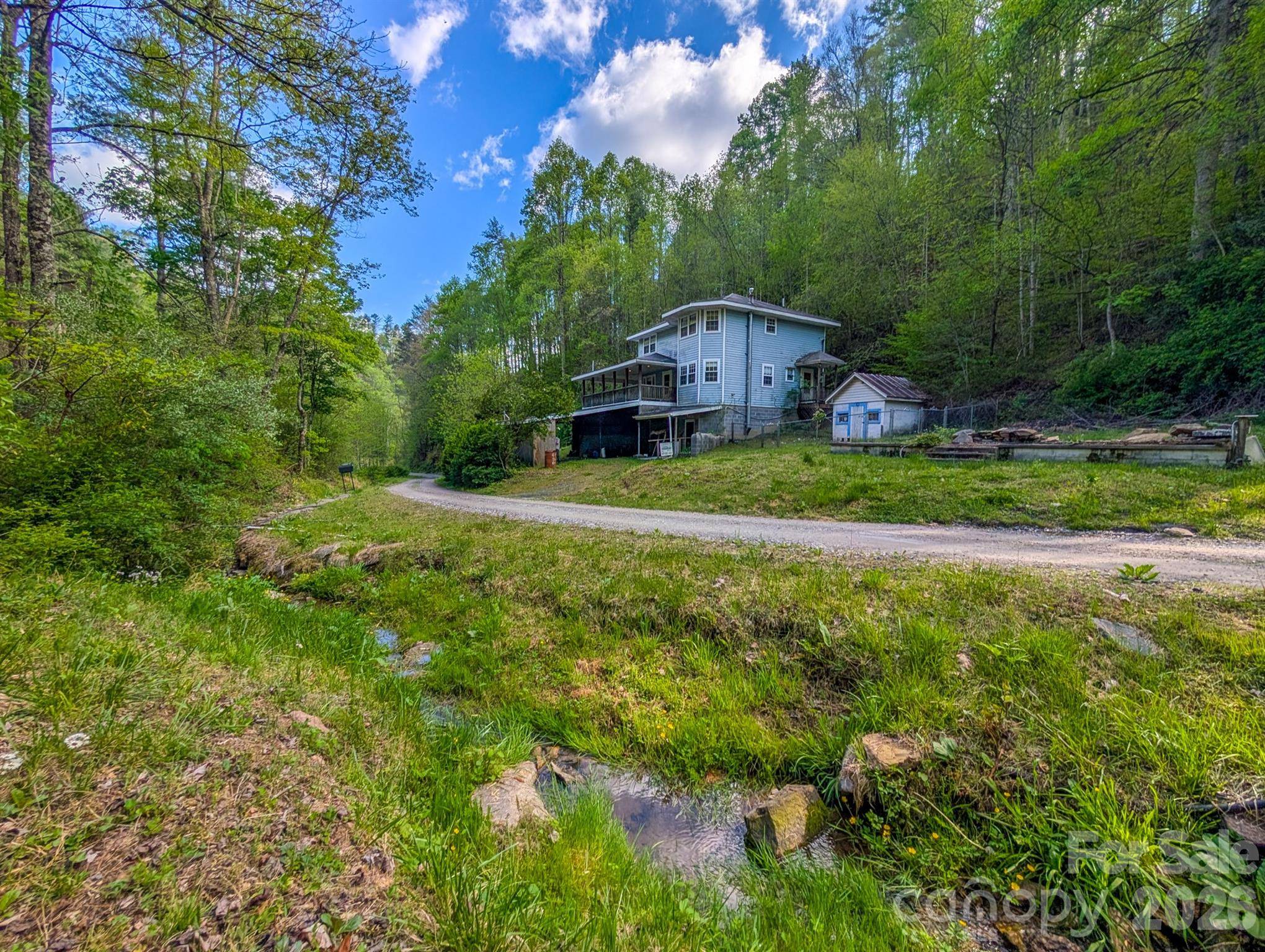77 Griffith Branch RD, Green Mountain, NC 28740