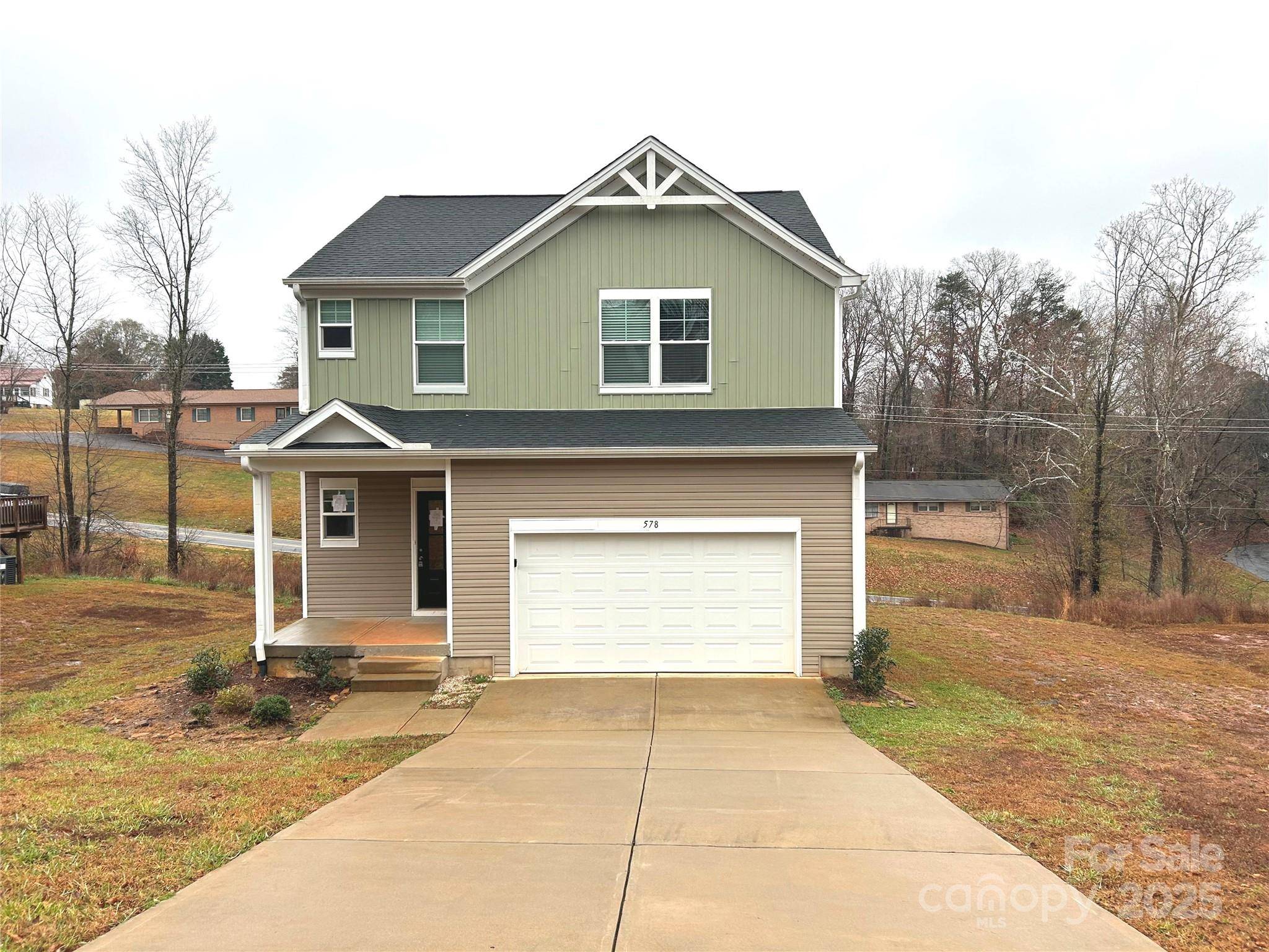578 30th Avenue CIR NE, Hickory, NC 28601