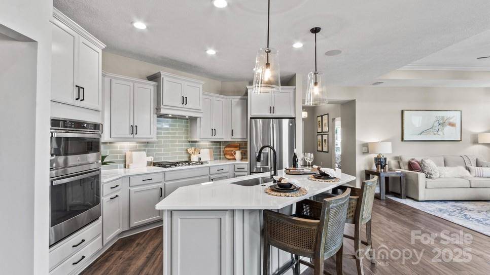 240 Alenda Lux CIR, Mooresville, NC 28115