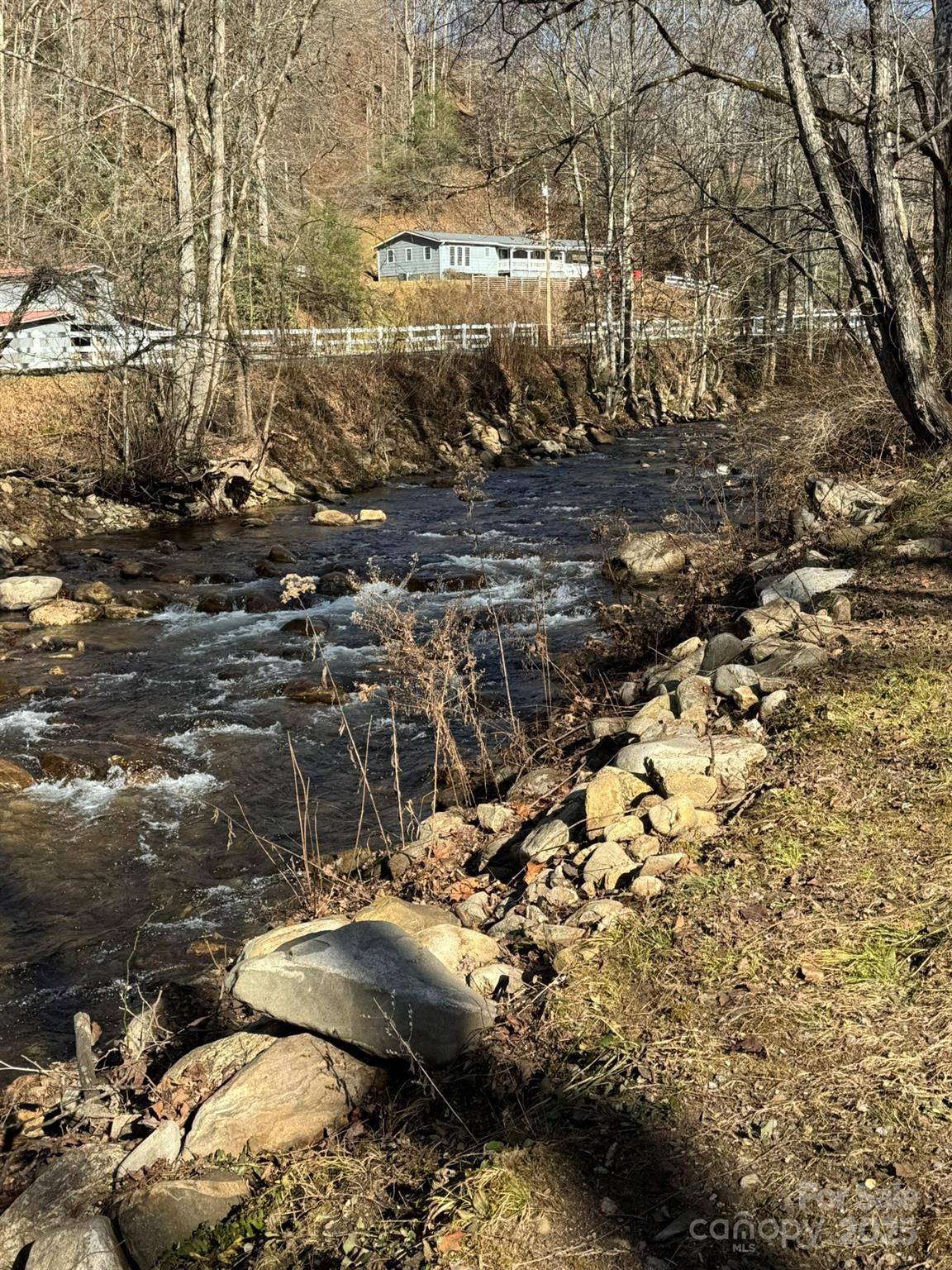 80 Larkspur LN, Cullowhee, NC 28723
