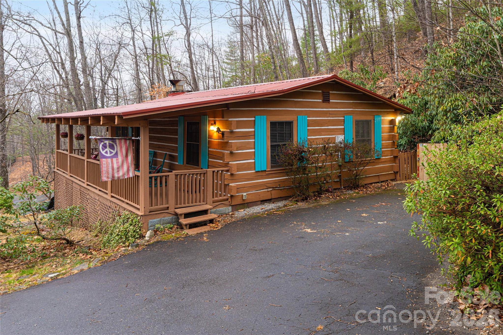 16 Rocky Glen TRL, Black Mountain, NC 28711