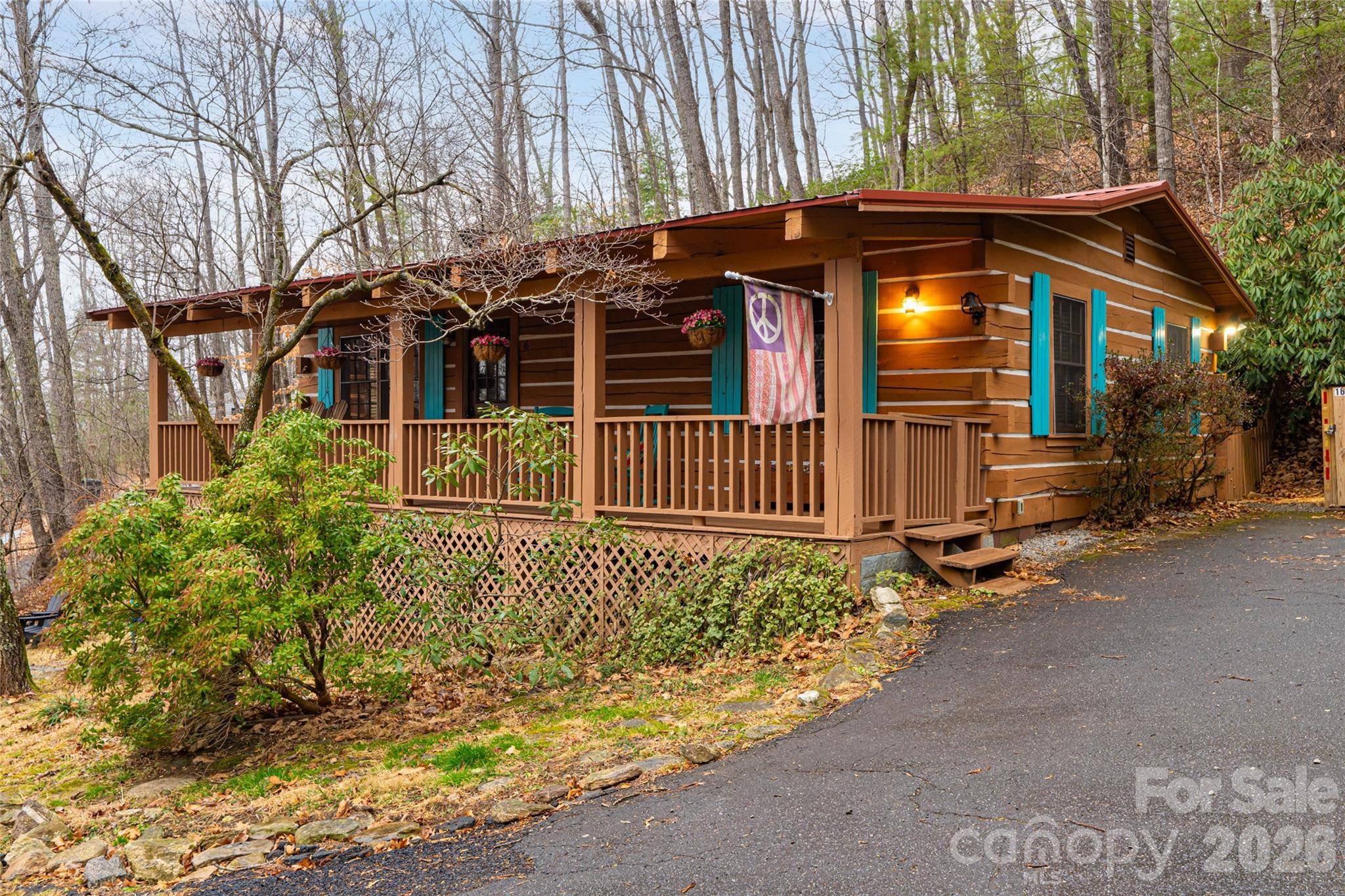 16 Rocky Glen TRL, Black Mountain, NC 28711