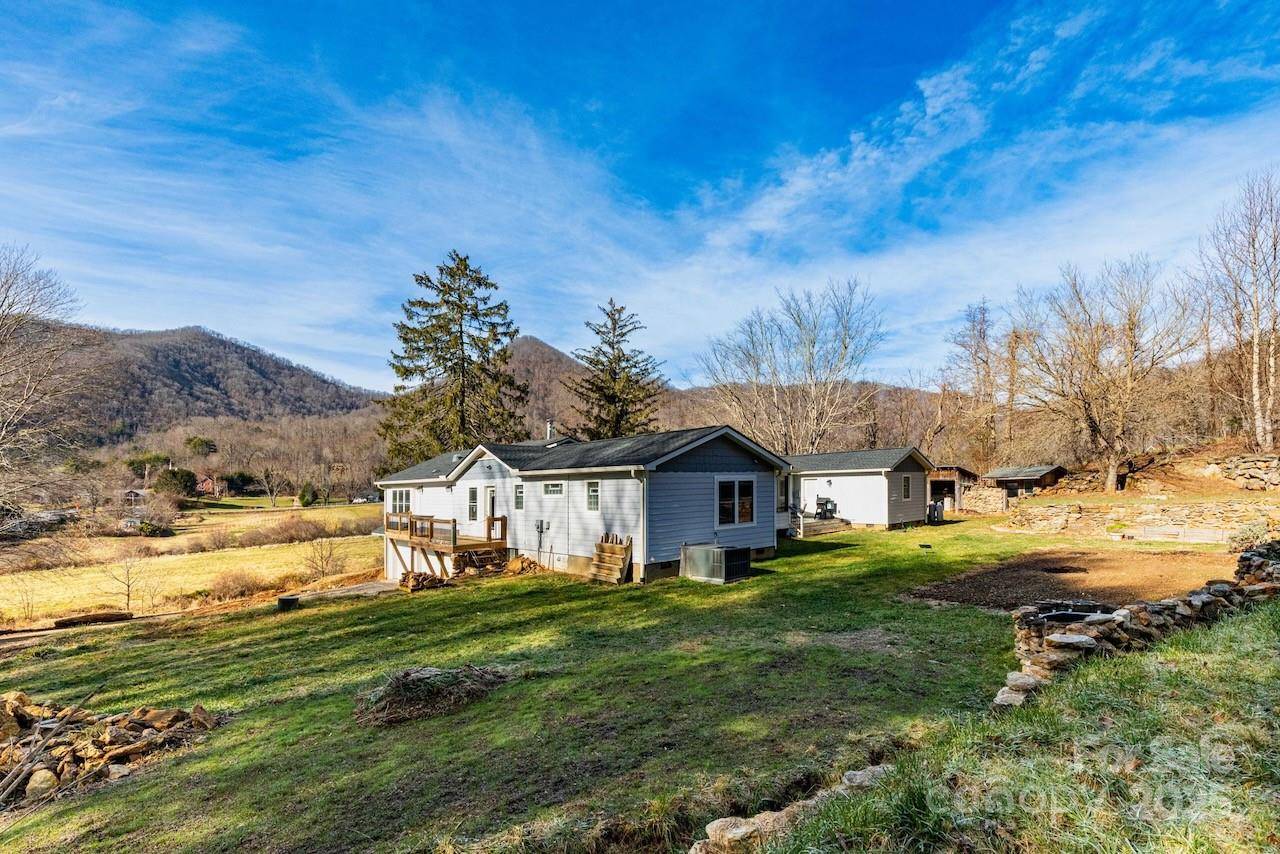 2888 Beaverdam RD, Canton, NC 28716