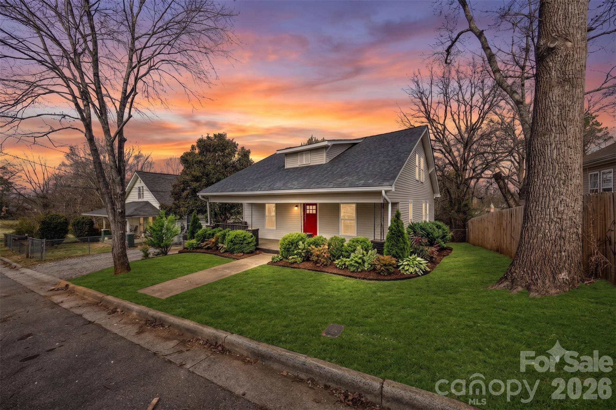 934 Cherry ST, Statesville, NC 28677