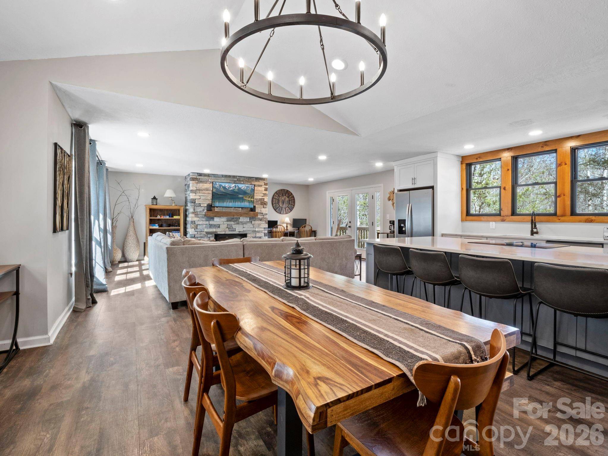 137 Weaver CT, Lake Lure, NC 28746