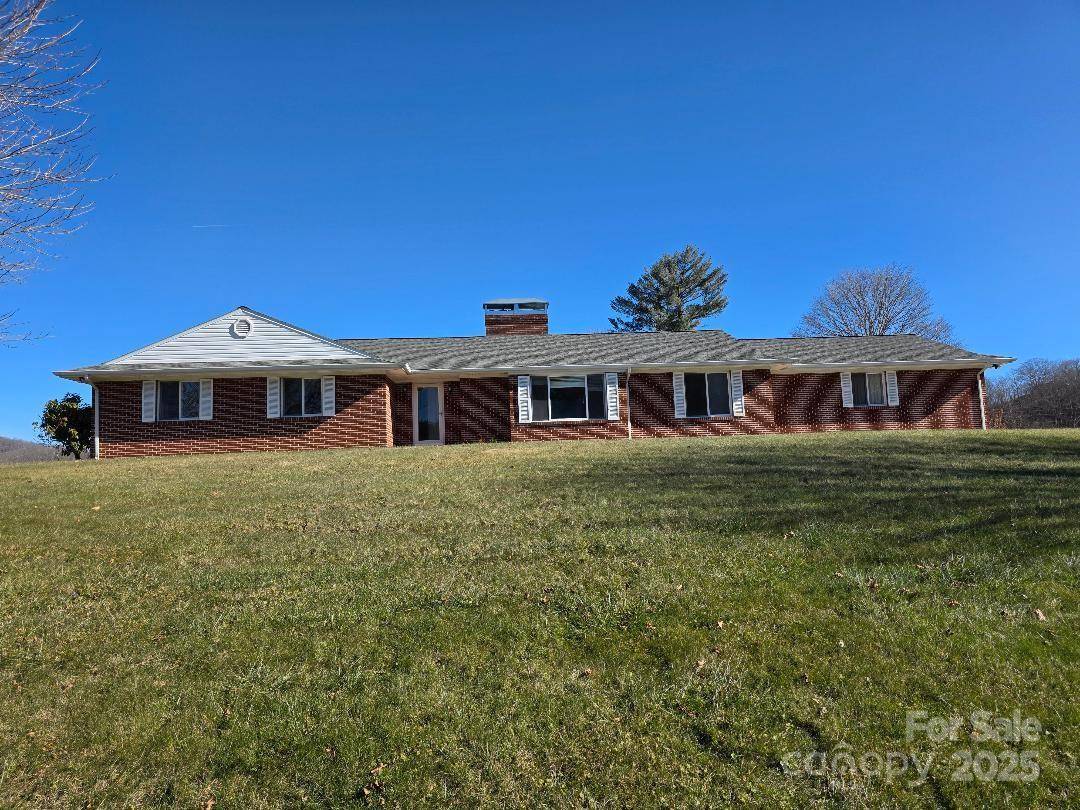 1375 E US Highway 19E HWY, Burnsville, NC 28714