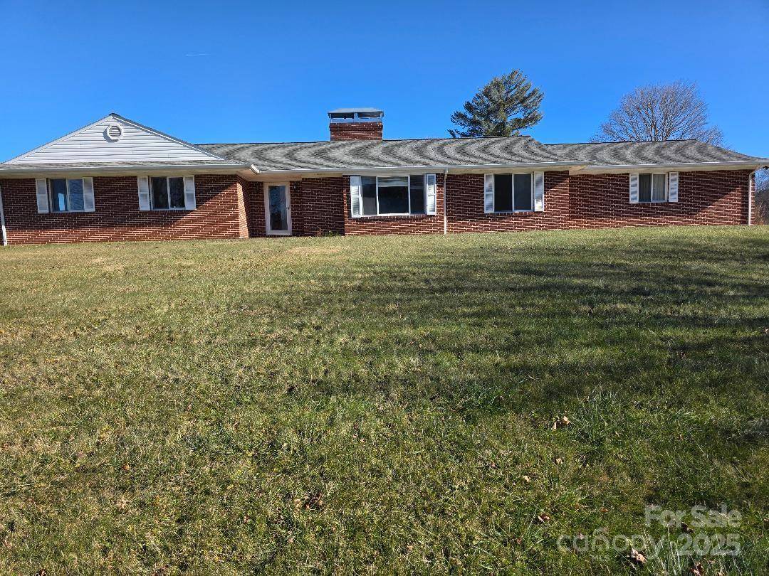 1375 E US Highway 19E HWY, Burnsville, NC 28714